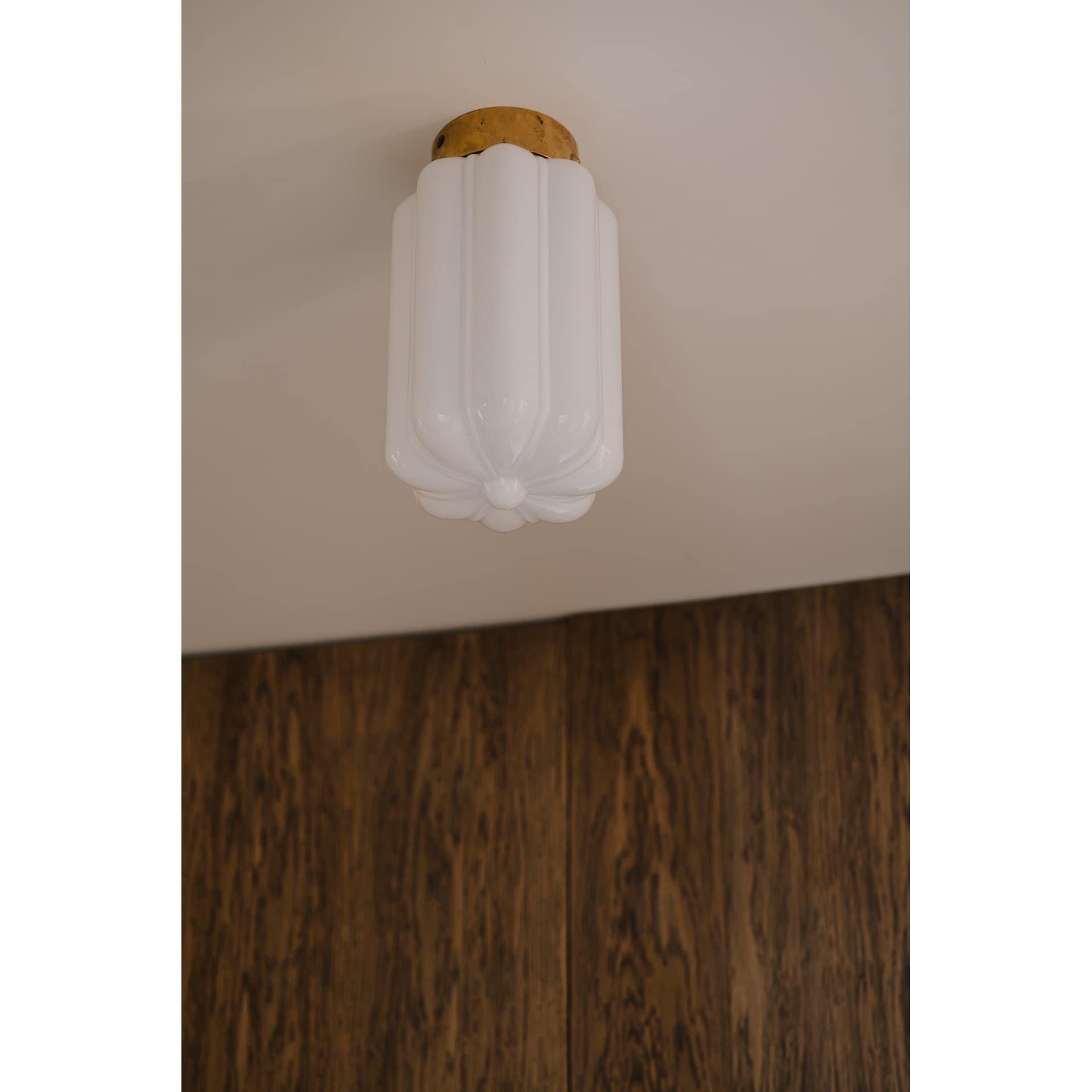 Plafon Deco szkło opalowe, mosiądz, Embassy Interiors - 76243