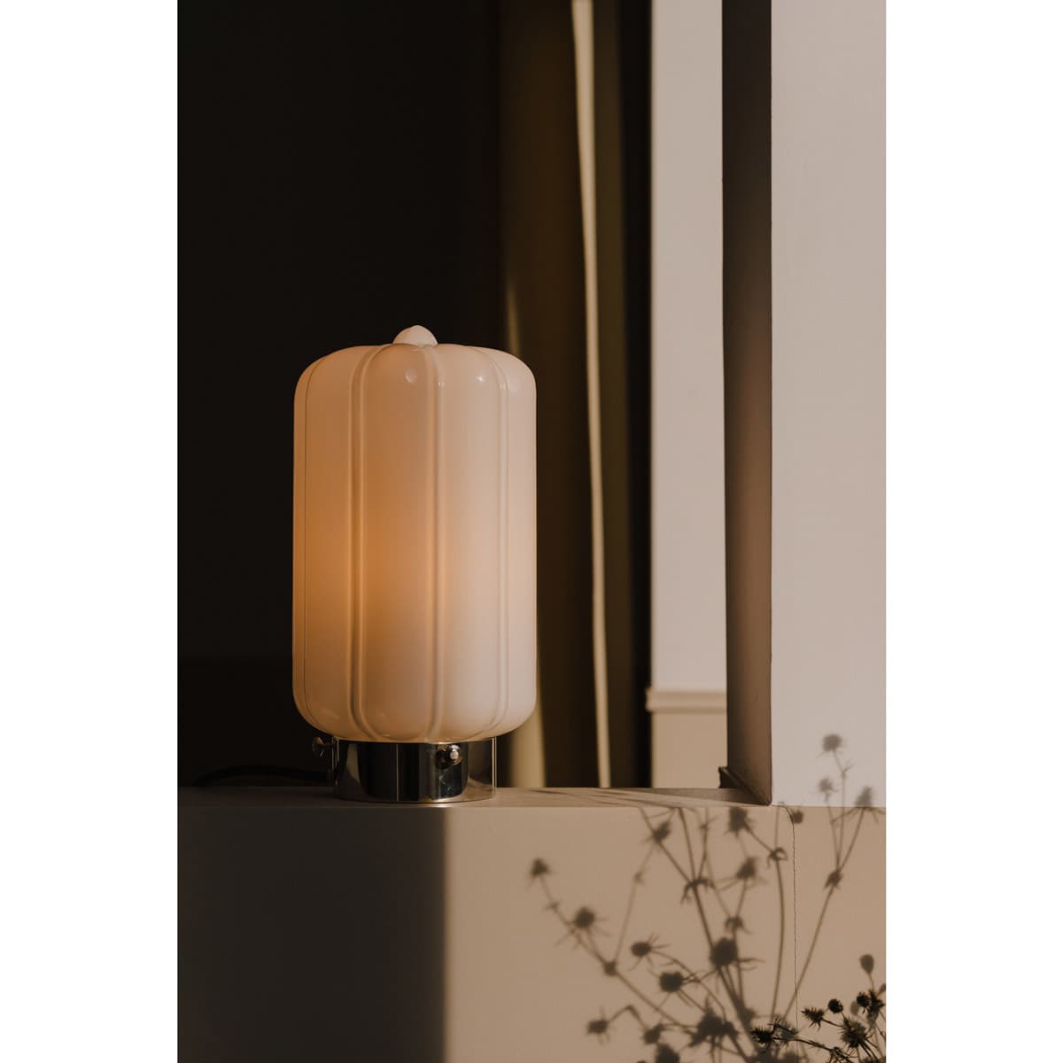 Lampa stołowa Deco szło opalowe, nikiel, Embassy Interiors - 76189