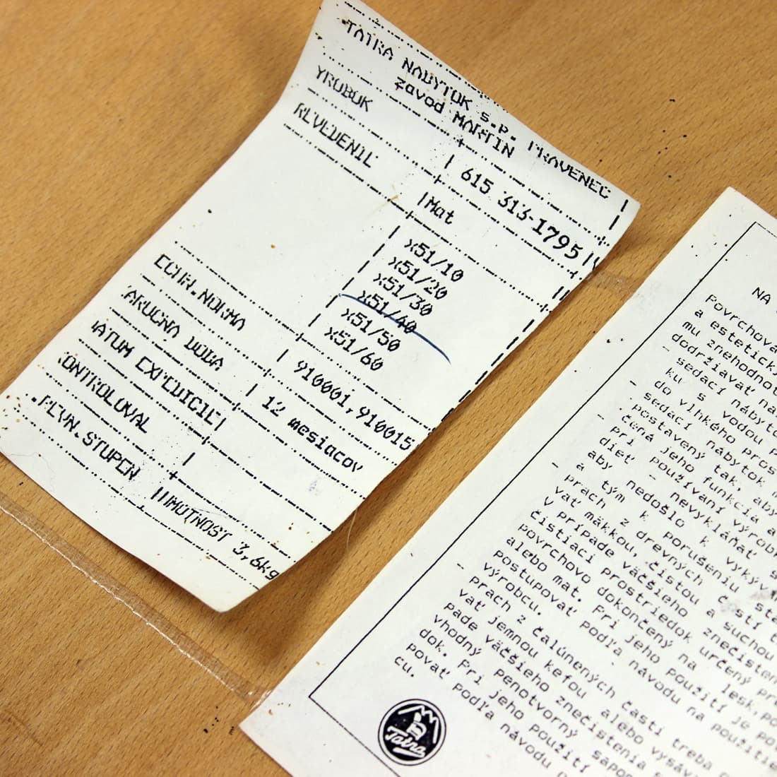 Zestaw czterech krzeseł, dąb ciemny, TON, Czechosłowacja, lata 60. - 91468