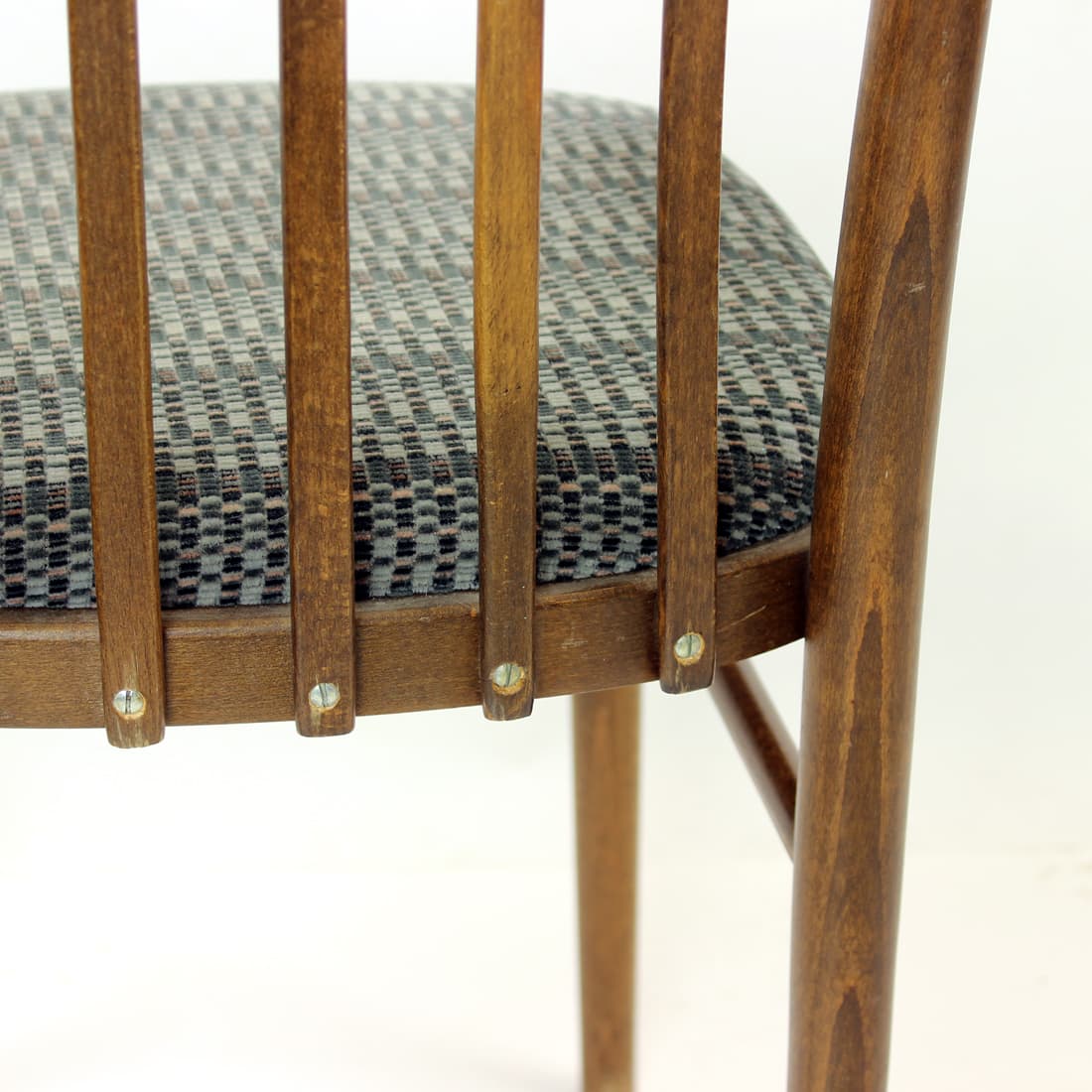 Zestaw czterech krzeseł, dąb ciemny, TON, Czechosłowacja, lata 60. - 76295