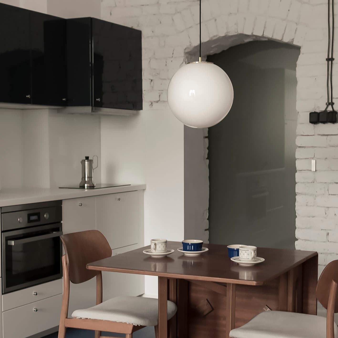 Lampa wisząca Biała Kula 300 szkło, mosiądz, Embassy Interiors - 77370