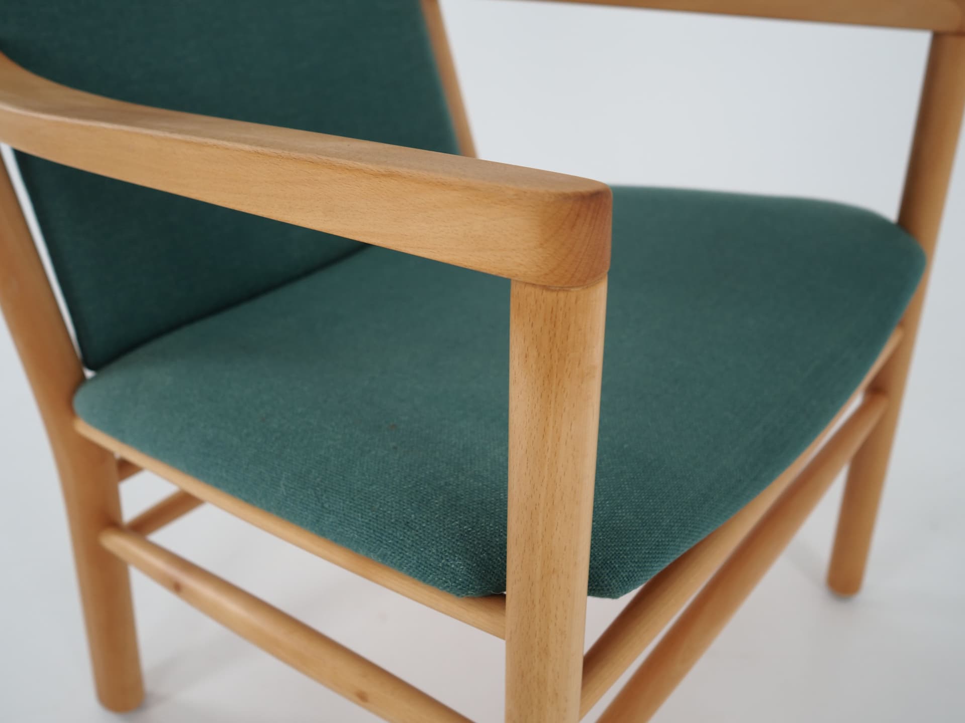Armchair J147, green, beech, by E. O. Jørgensen, Denmark, 1970s. - 78522