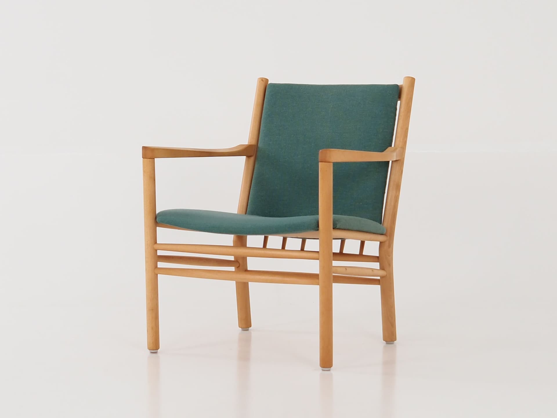 Armchair J147, green, beech, by E. O. Jørgensen, Denmark, 1970s. - 78513