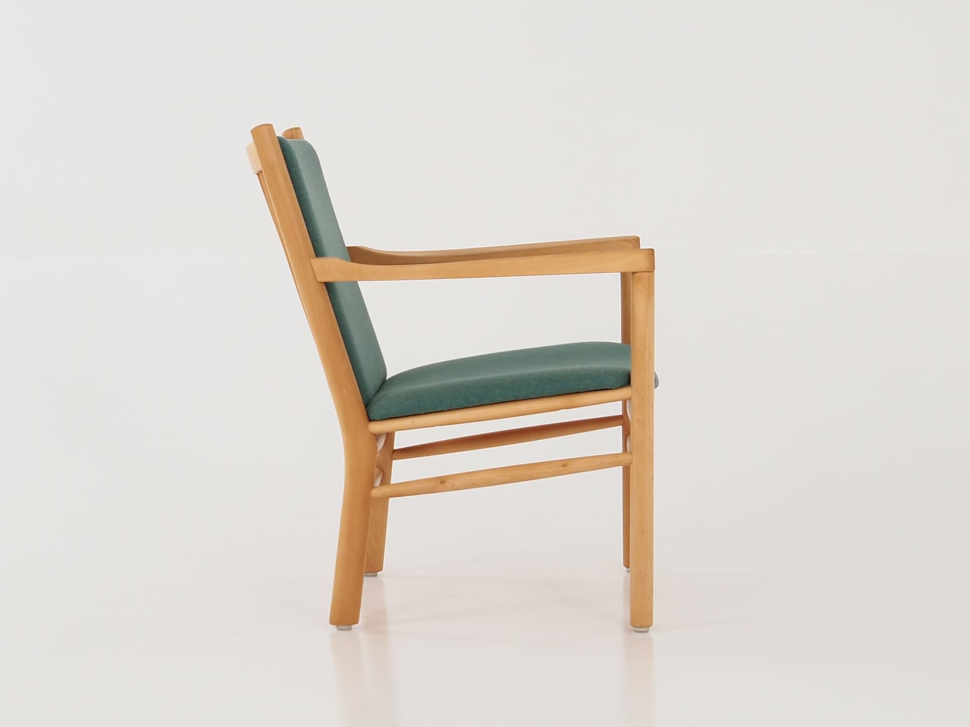 Armchair J147, green, beech, by E. O. Jørgensen, Denmark, 1970s. - 78515
