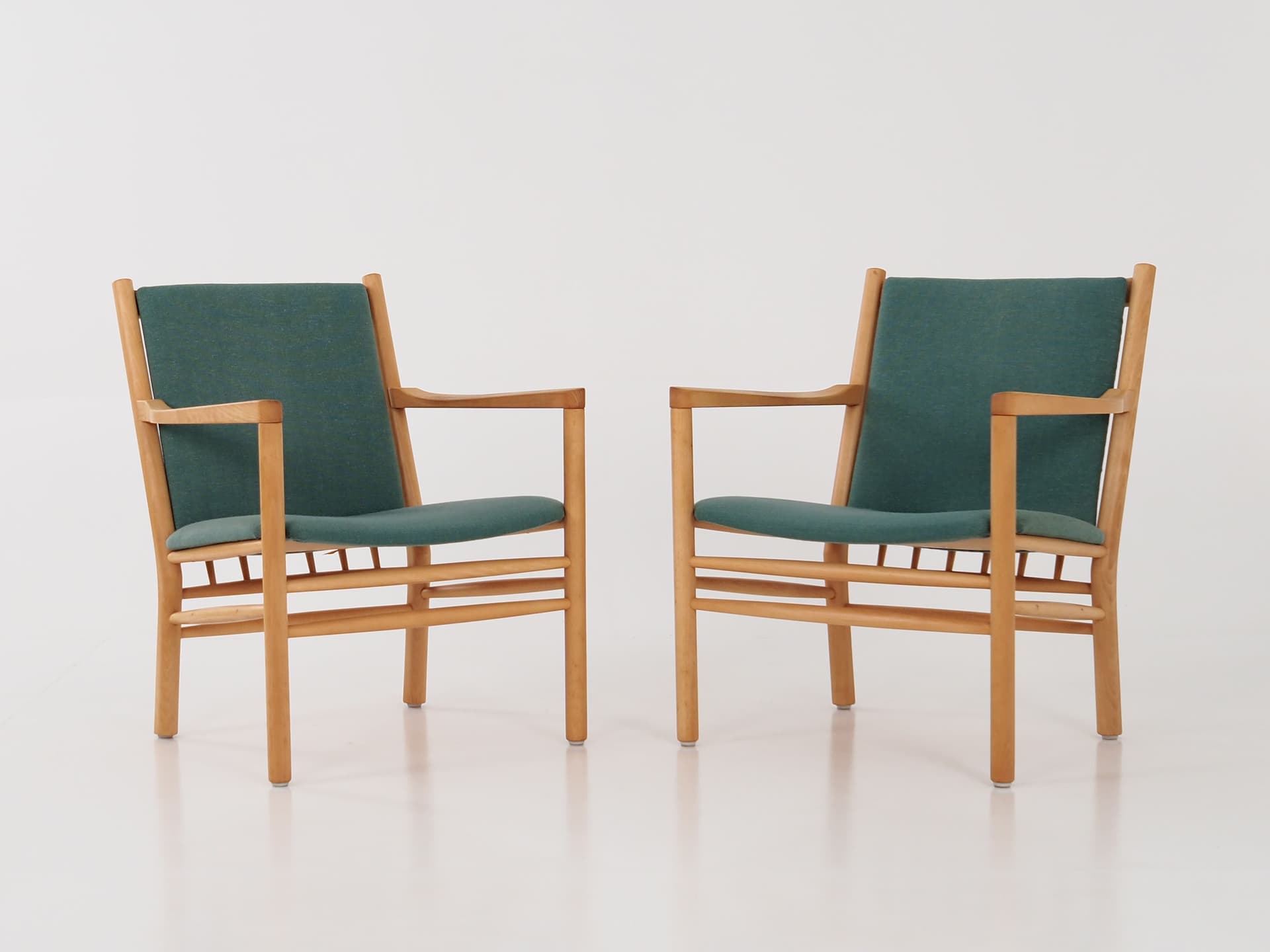 Armchair J147, green, beech, by E. O. Jørgensen, Denmark, 1970s. - 78519