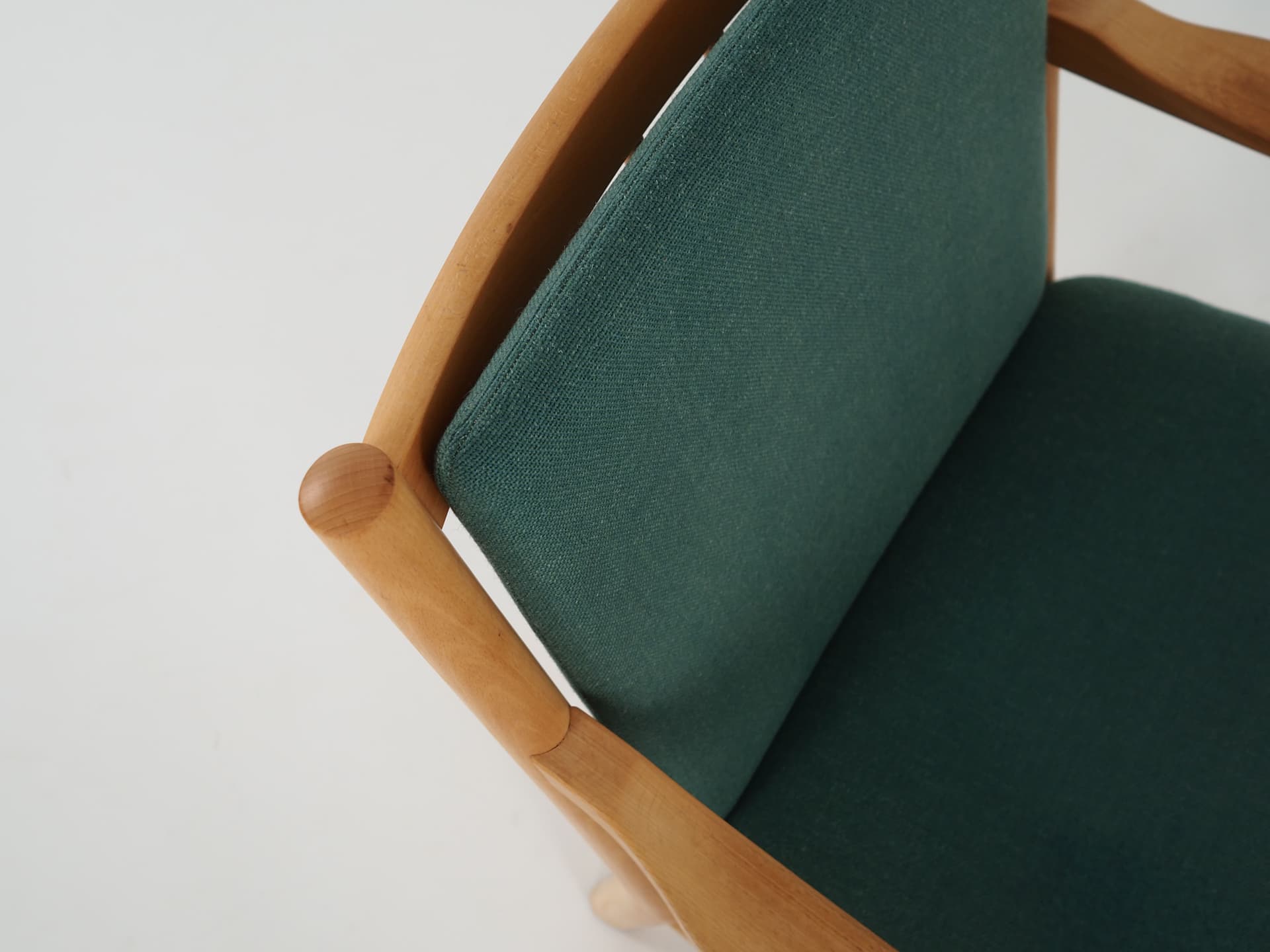 Lounge Chair J147, green, beech, by E. O. Jørgensen, Denmark, 1970s. - 78581