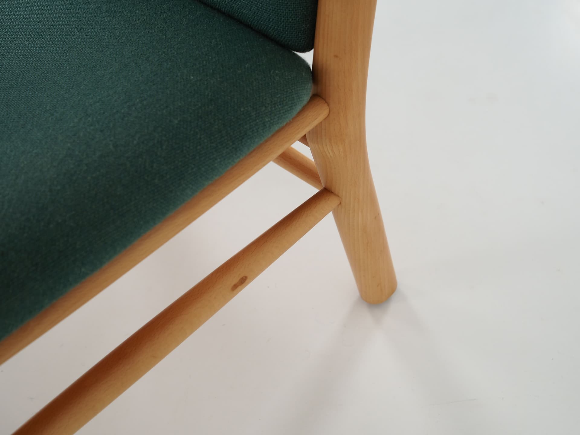 Lounge Chair J147, green, beech, by E. O. Jørgensen, Denmark, 1970s. - 78583