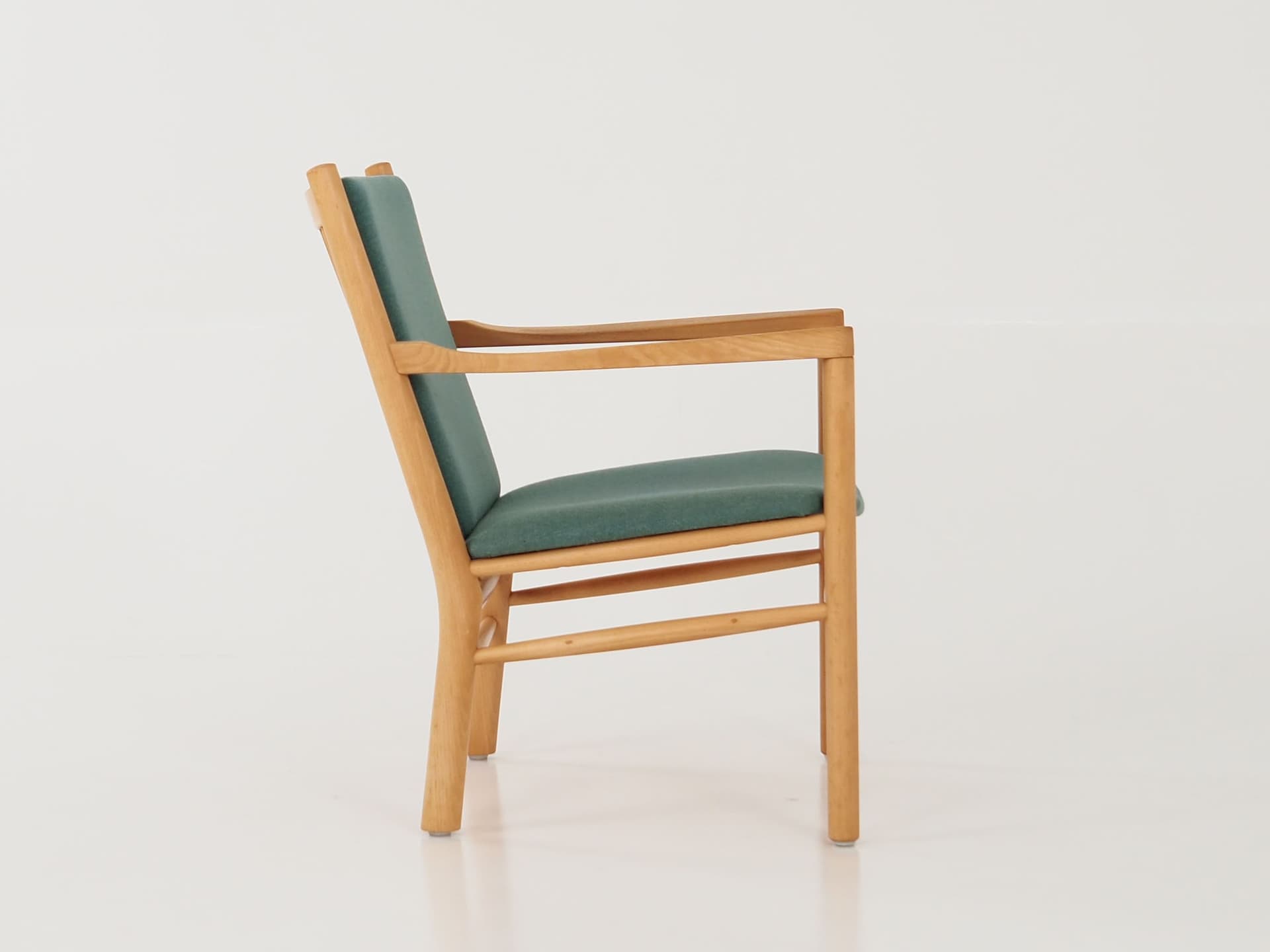 Lounge Chair J147, green, beech, by E. O. Jørgensen, Denmark, 1970s. - 78578