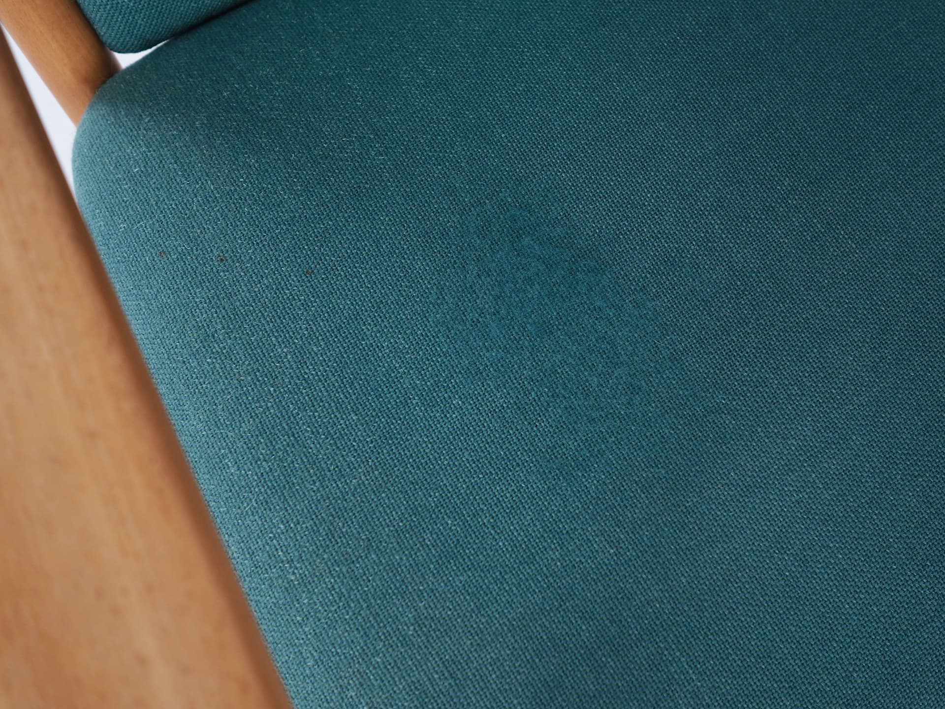 Lounge Chair J147, green, beech, by E. O. Jørgensen, Denmark, 1970s. - 78589