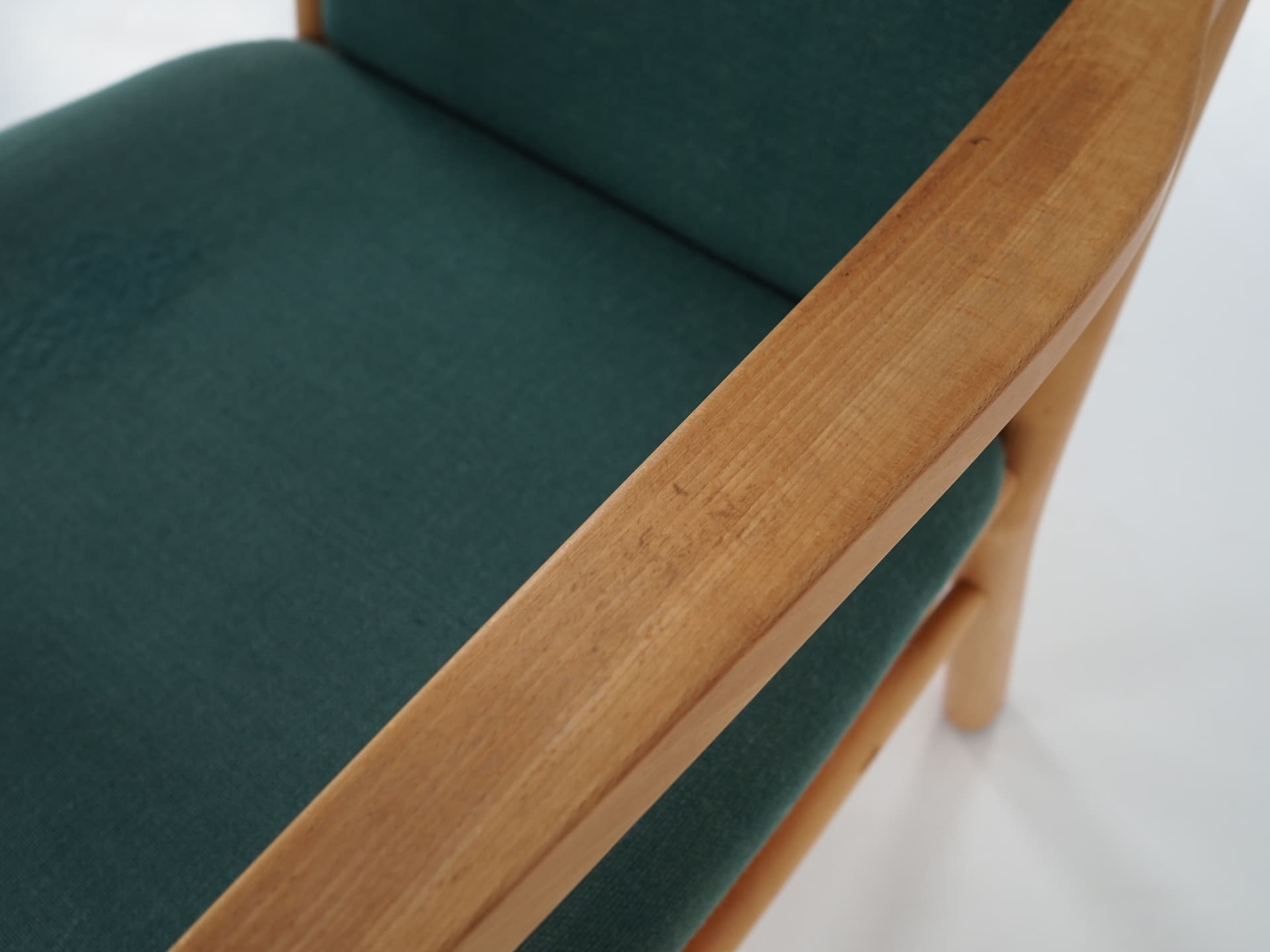 Lounge Chair J147, green, beech, by E. O. Jørgensen, Denmark, 1970s. - 78584
