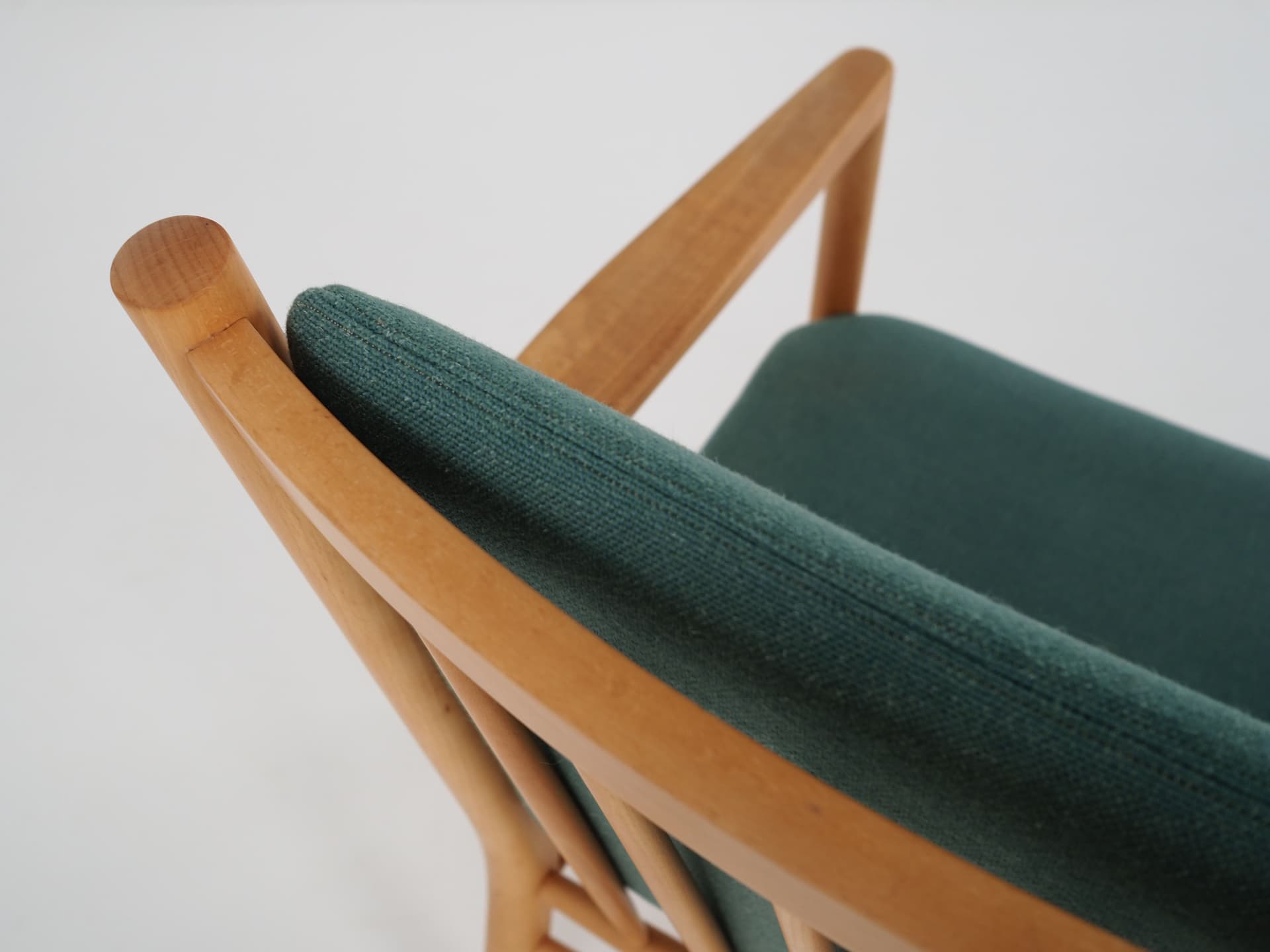 Lounge Chair J147, green, beech, by E. O. Jørgensen, Denmark, 1970s. - 78582