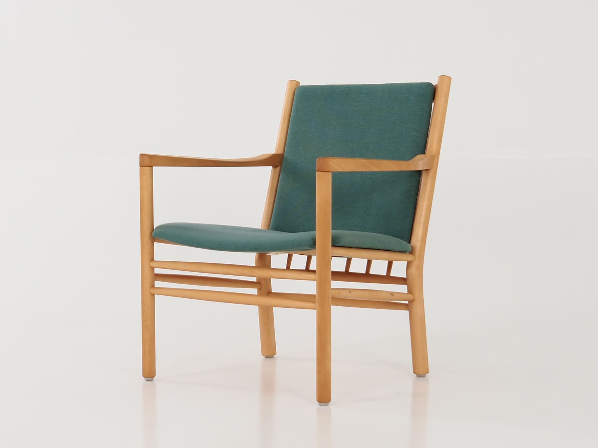 Lounge Chair J147, green, beech, by E. O. Jørgensen, Denmark, 1970s. - 78576