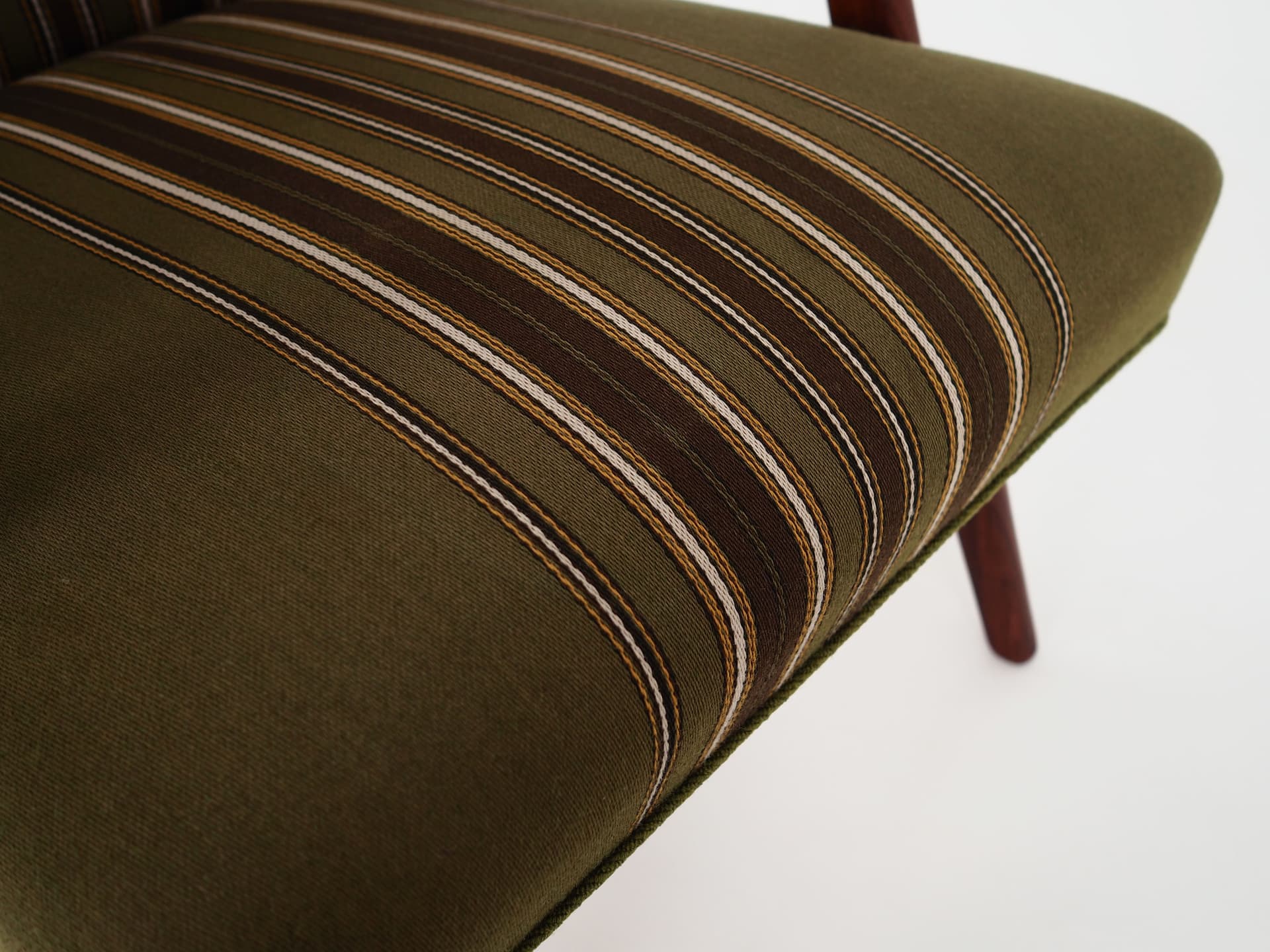 Armchair, olive, teak, Denmark, 1960s. - 78707