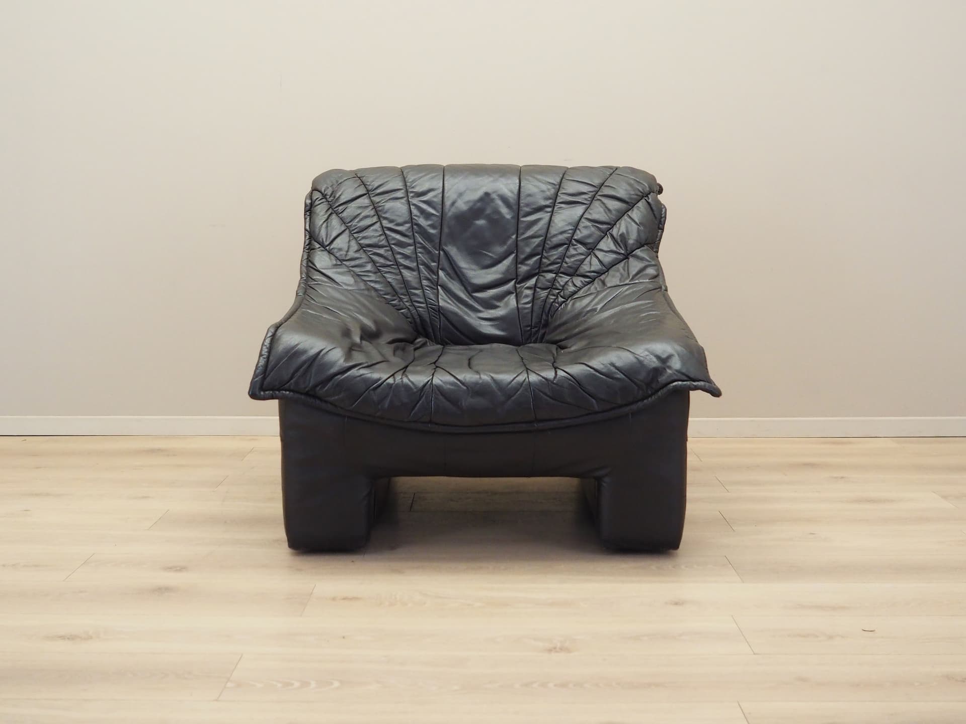 Armchair, dark brown natural leather, Italy, 1960s. - 78737