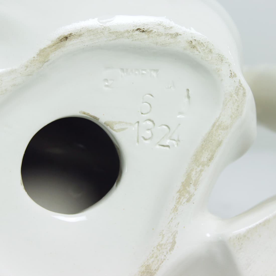 Figura czytającej kobiety, biała porcelana, Czechosłowacja, lata 60. - 91089