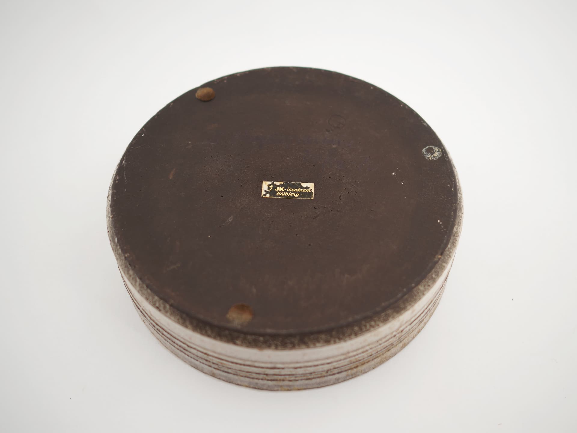 Centerpiece dish, beige stoneware, Denmark, 1960s. - 79000