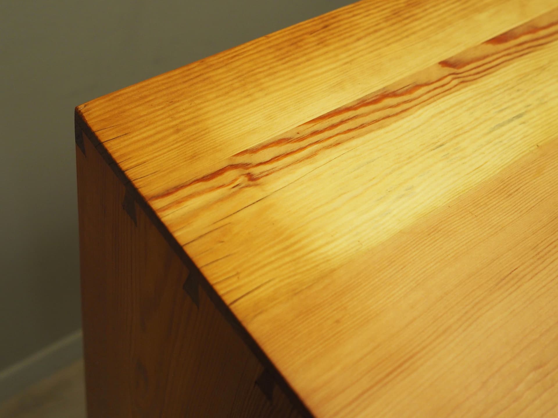 Witryna, sosna jasnobrązowa, szkło, Dania, lata 80. - 79051