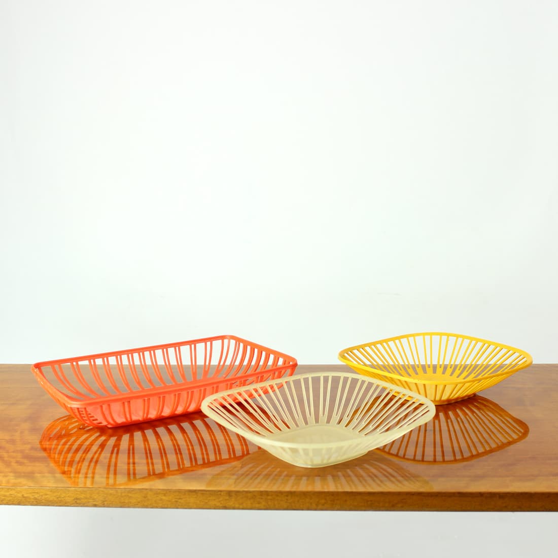 Zestaw koszyków, multikolor, plastik, Czechosłowacja, lata 60. - 91160