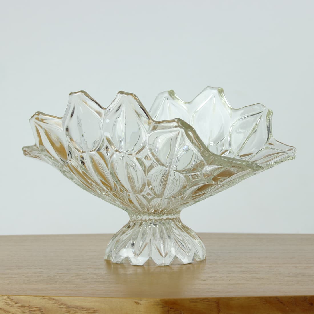 Bowl Tulip, transparent glass, Hermanova Hut, Czechoslovakia, 1950s - 91184