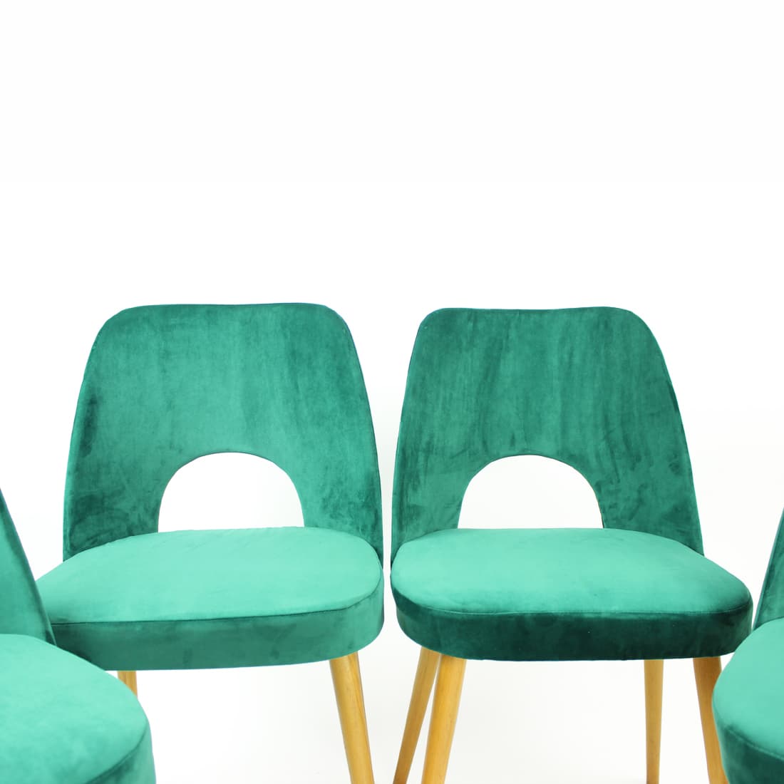 Komplet czterech krzeseł jadalnianych, velvet zielony, dąb jasny, proj. O. Haerdtl, TON, Czechosłowacja, lata 60. - 91210