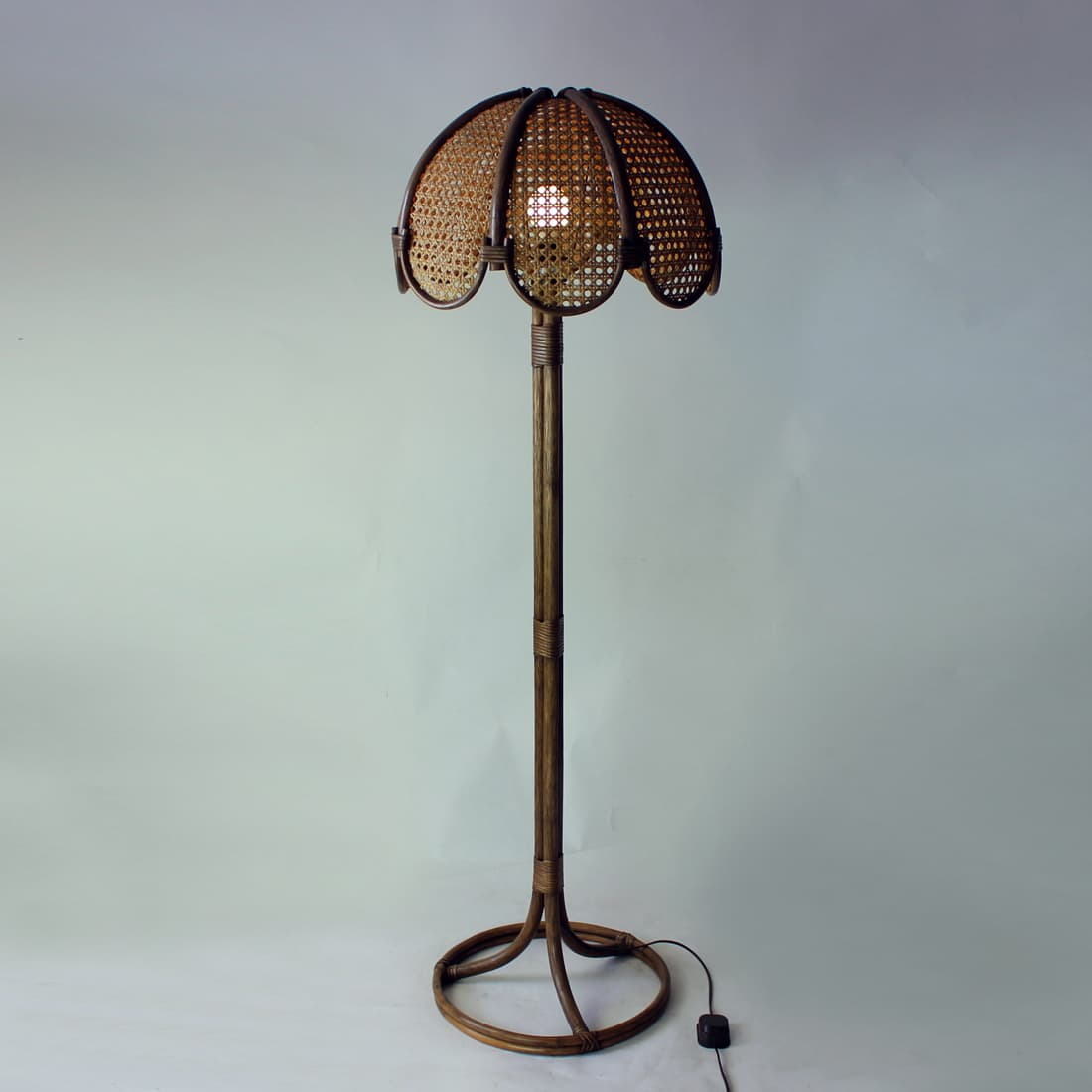 Lampa podłogowa, bambus brązowy, Czechy, lata 90. - 91260