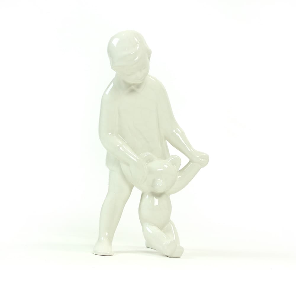 Rzeźba dziewczynka z misiem, biała, porcelana, Czechosłowacja, lata 60. - 91378