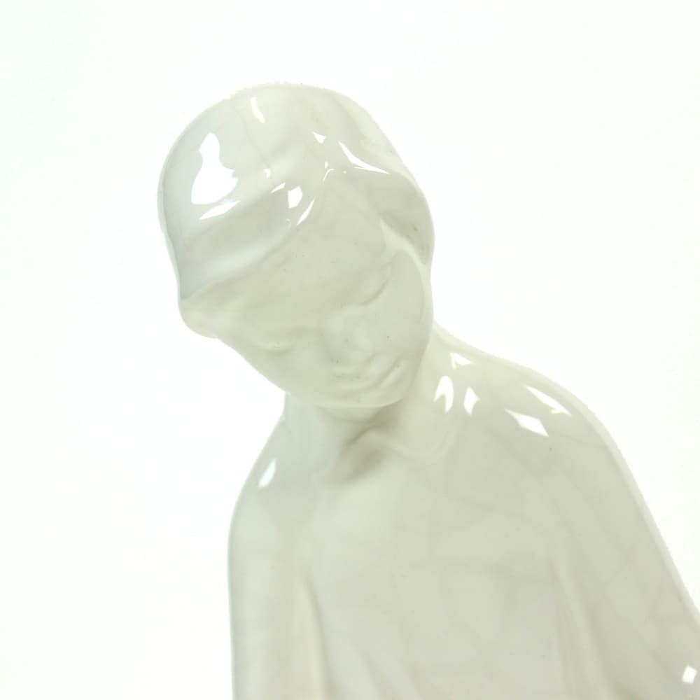 Rzeźba dziewczynka z misiem, biała, porcelana, Czechosłowacja, lata 60. - 91383