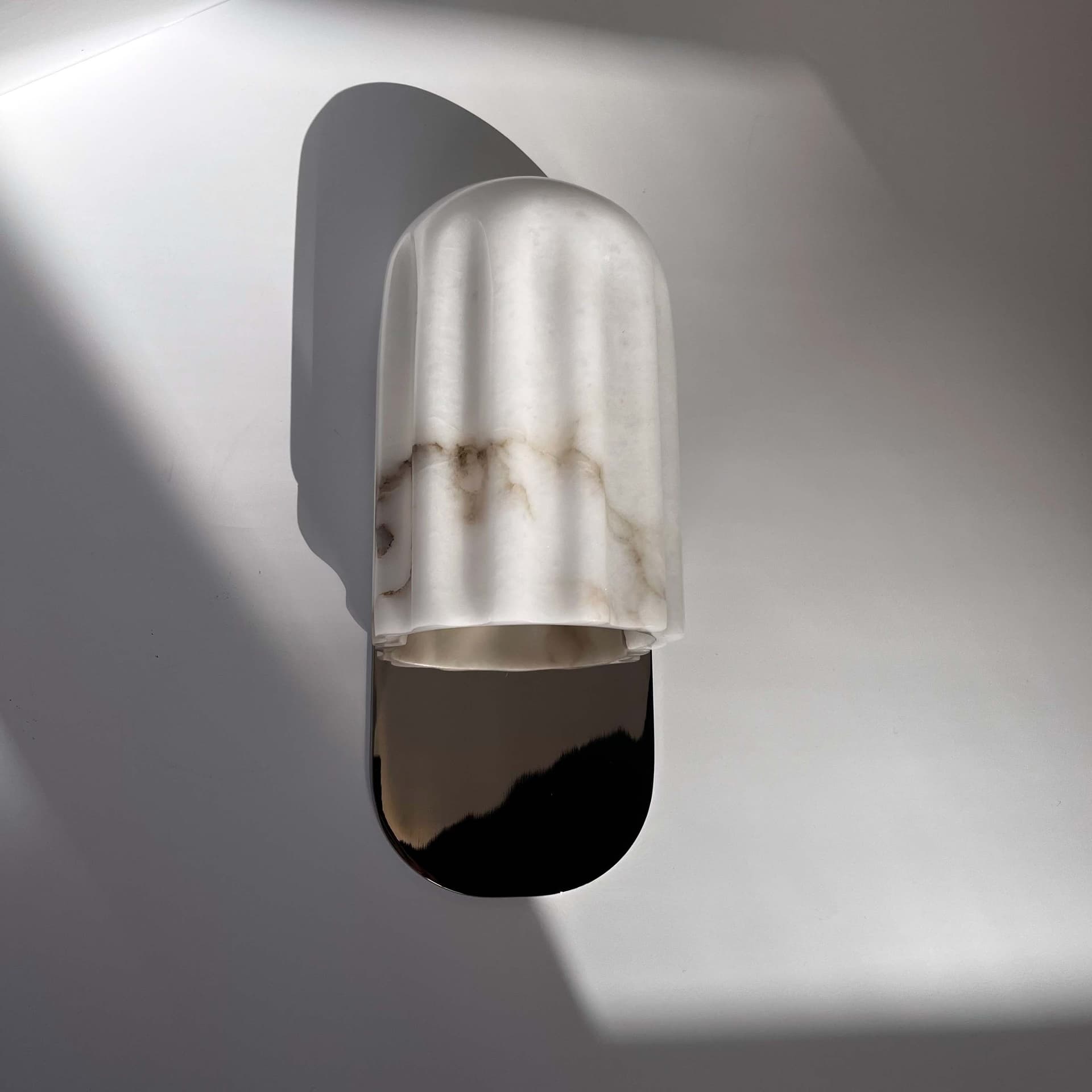 Kinkiet Urania wzorzysty alabaster, nikiel, Embassy Interiors - 89799