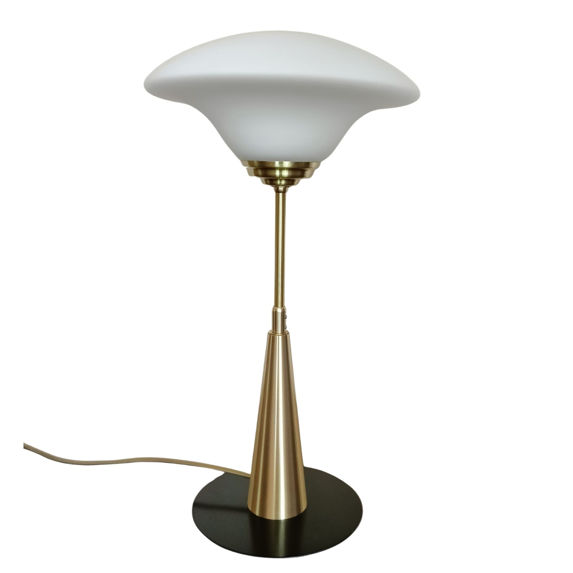 Lampa biurkowa, szkło białe, mosiądz, Niemcy, lata 70.