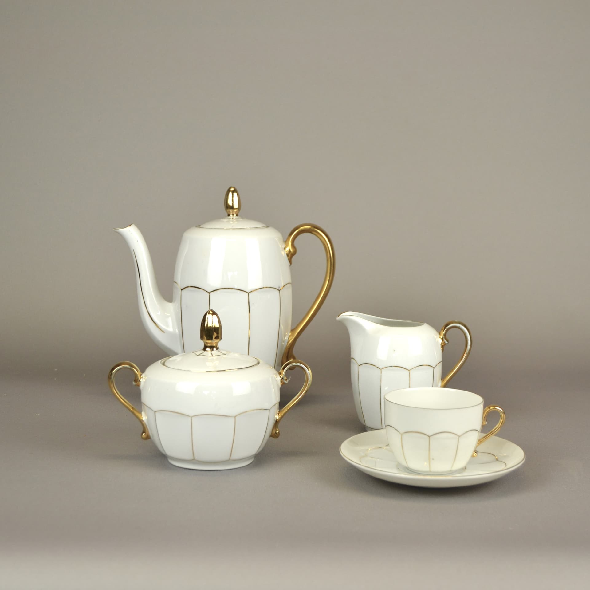 Coffee and tea set Art Deco, Victoria, ivory white porcelain, Czech Republic, 1920s. - 572