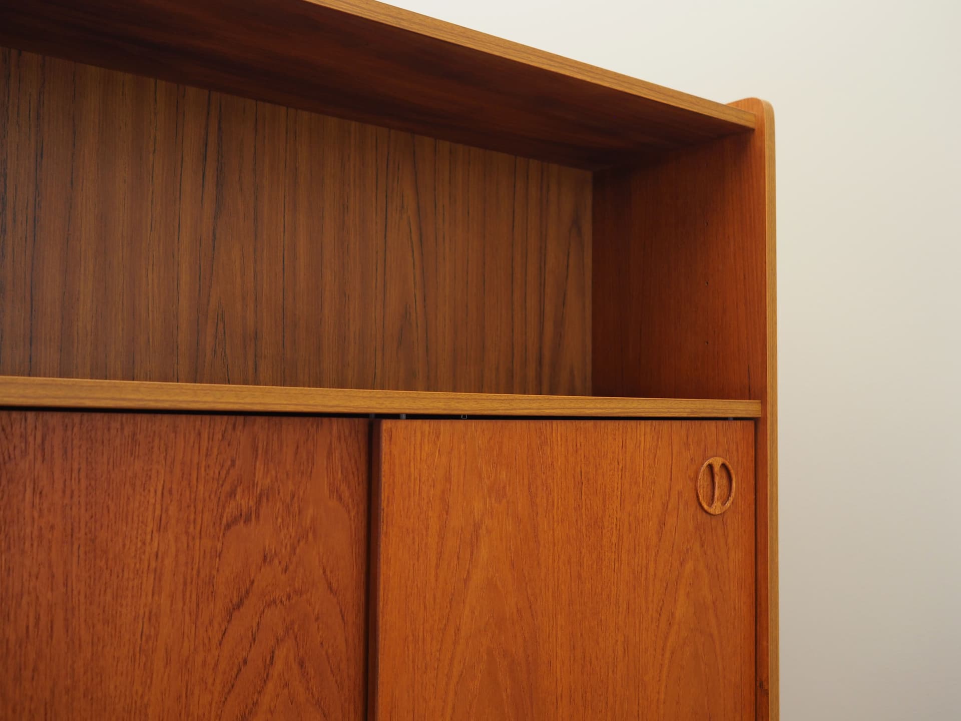 Bookcase, golden teak, Denmark, 1960s. - 80716