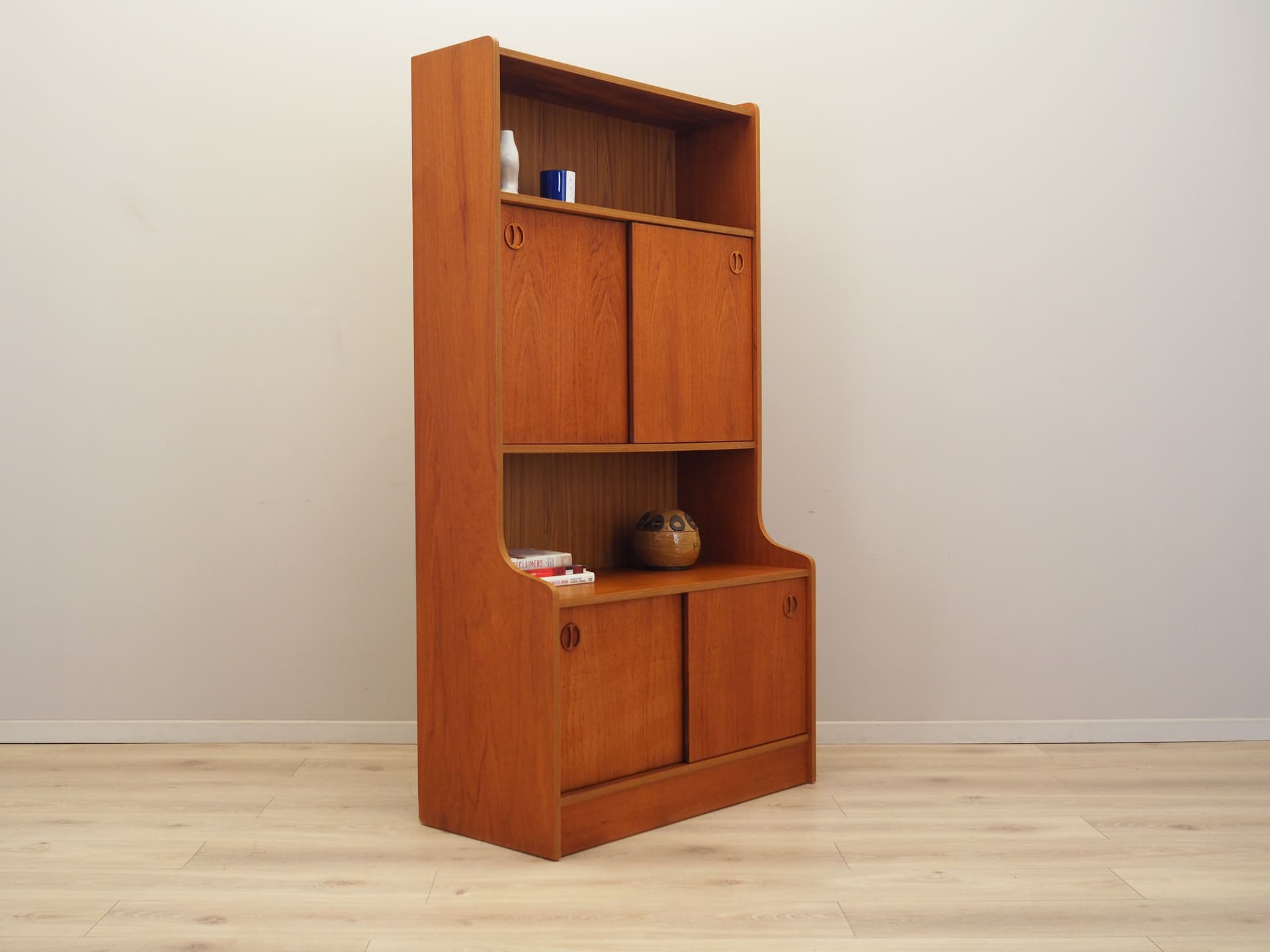 Bookcase, golden teak, Denmark, 1960s. - 80712