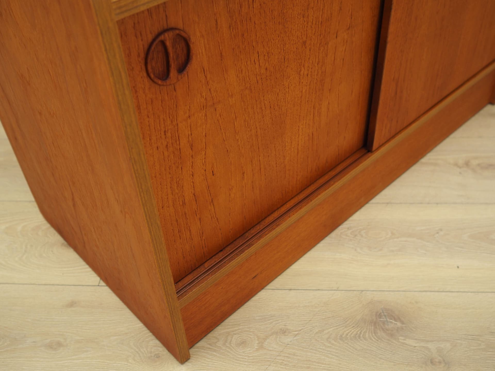 Bookcase, golden teak, Denmark, 1960s. - 80719