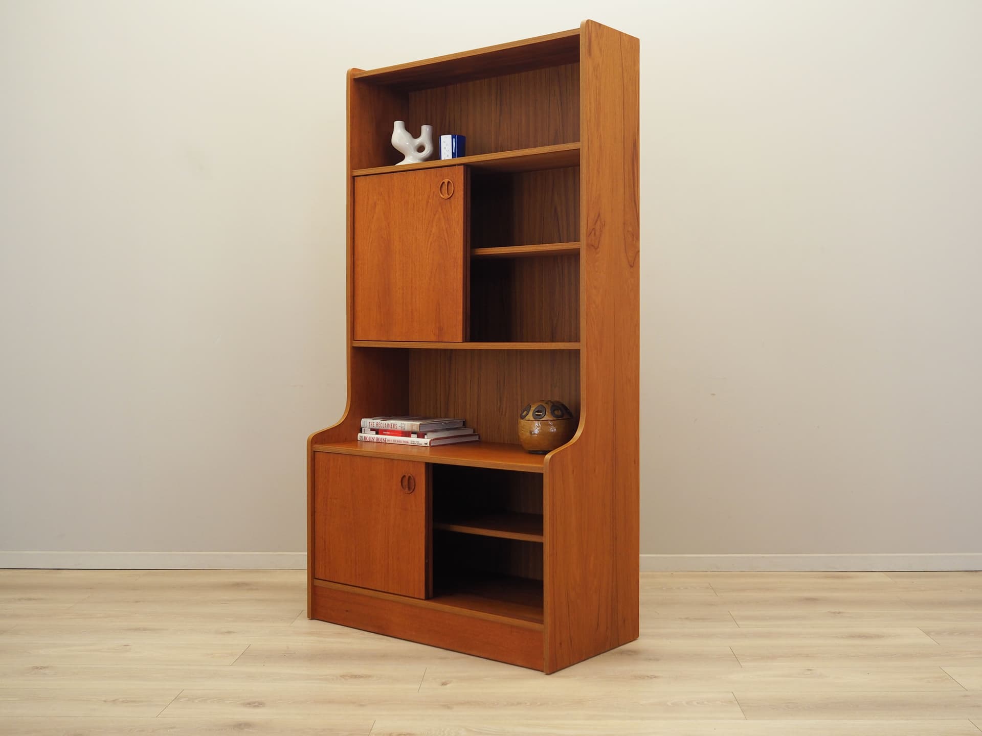 Bookcase, golden teak, Denmark, 1960s. - 80711