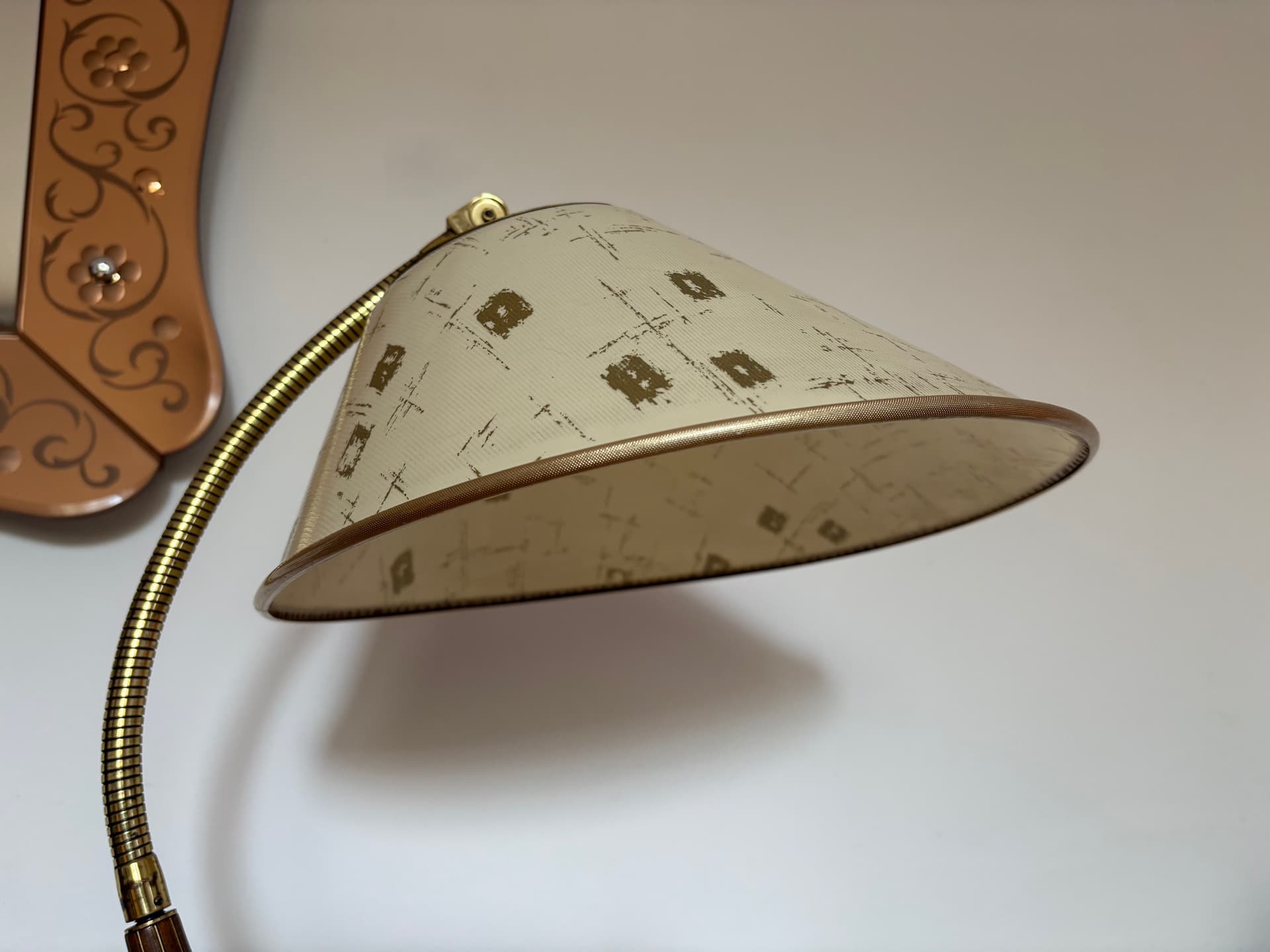 Lampa stołowa, orzech jasnobrązowy, mosiądz, Temde Leuchten, Niemcy, lata 60. - 81003