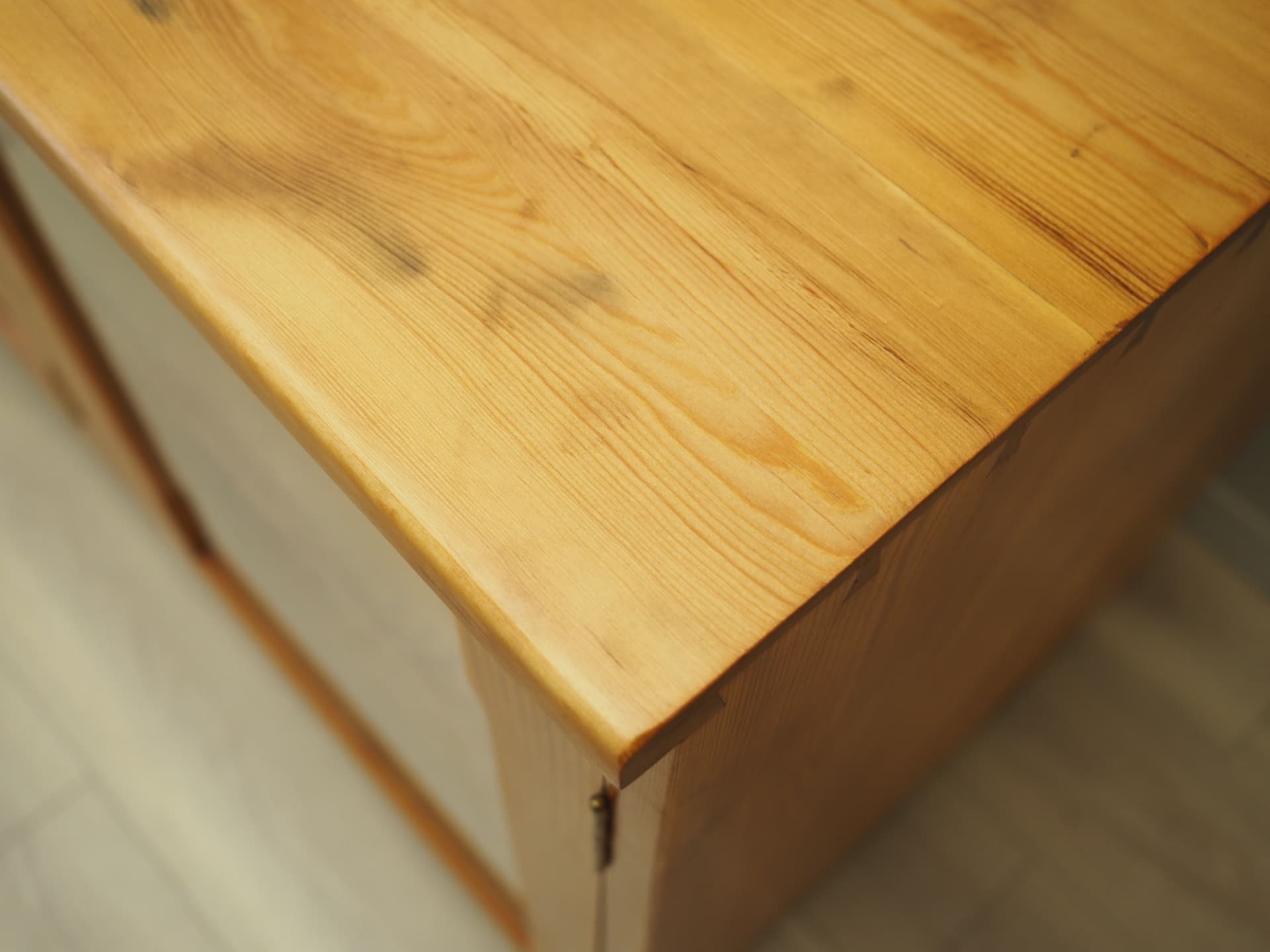 Witryna, jasnobrązowa sosna, Dania, lata 80. - 81180