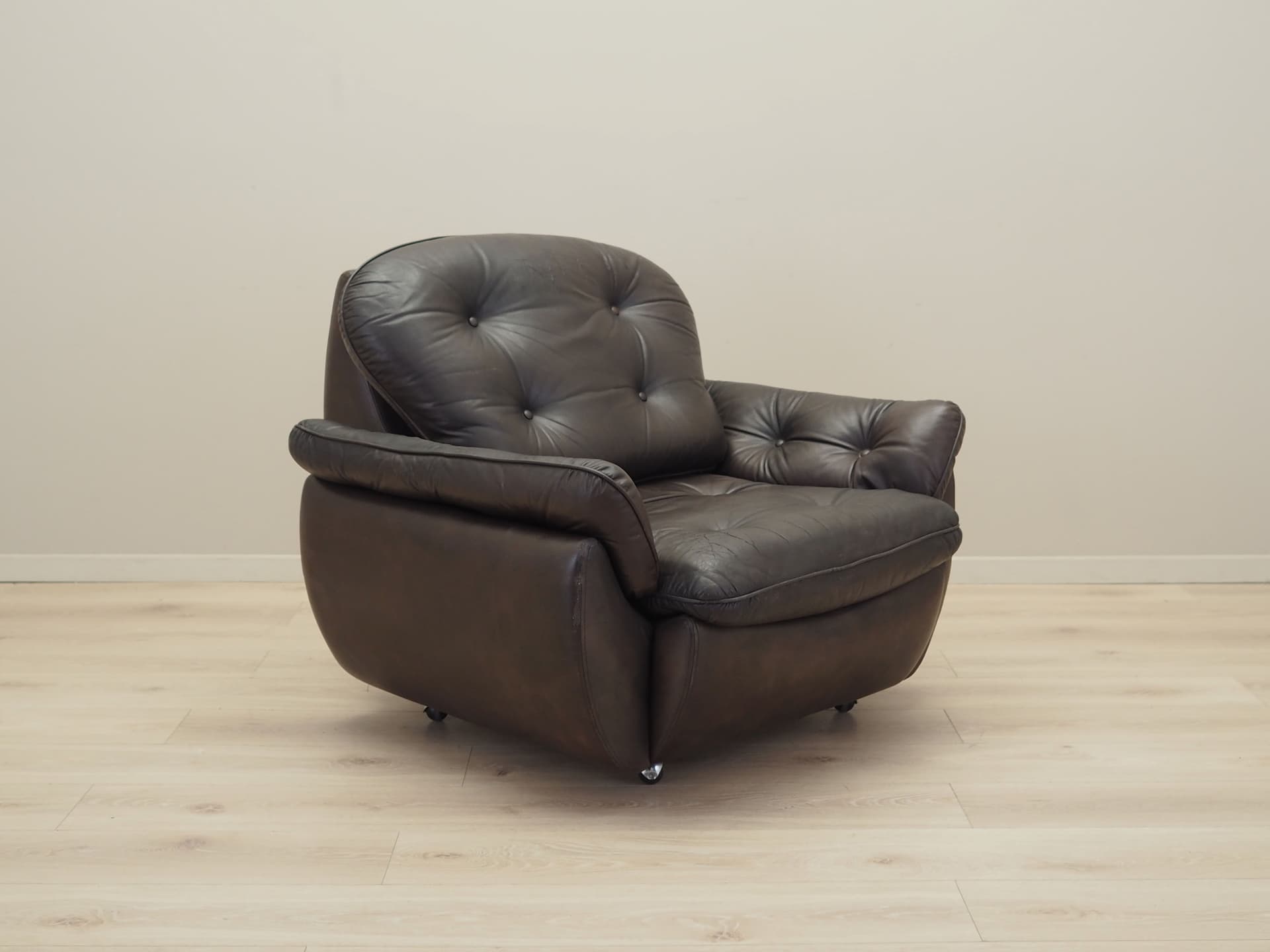 Armchair, dark brown natural leather, Italy, 1970s. - 81217