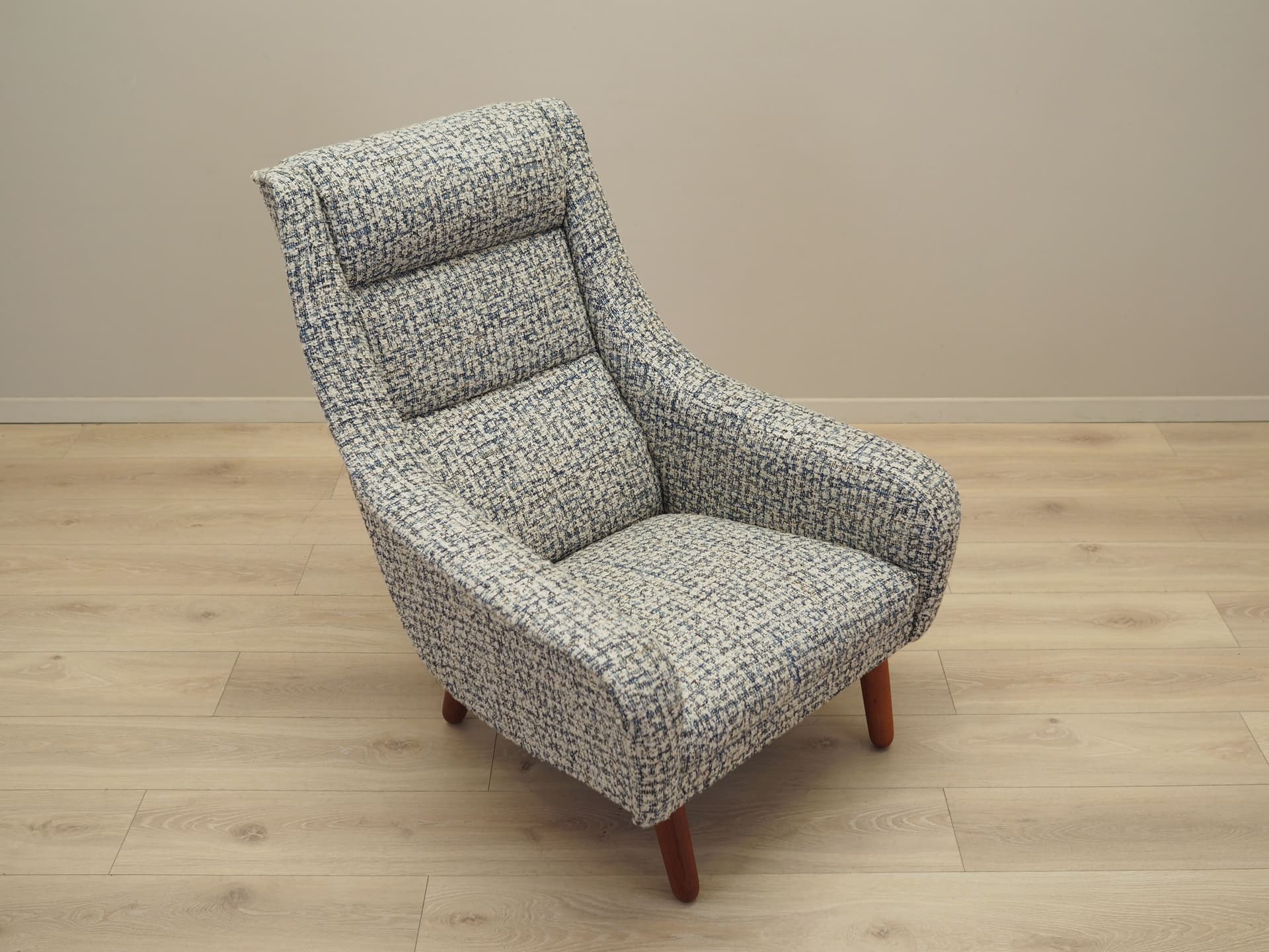 Lounge chair, blue, fabric, wood, Denmark, 1970s. - 81250