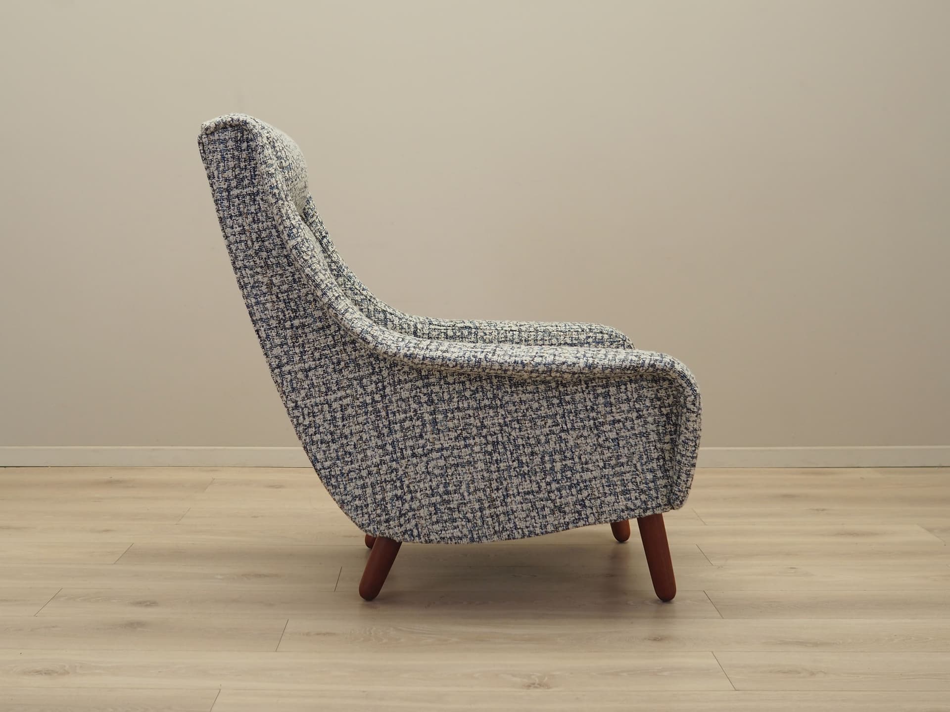 Lounge chair, blue, fabric, wood, Denmark, 1970s. - 81247