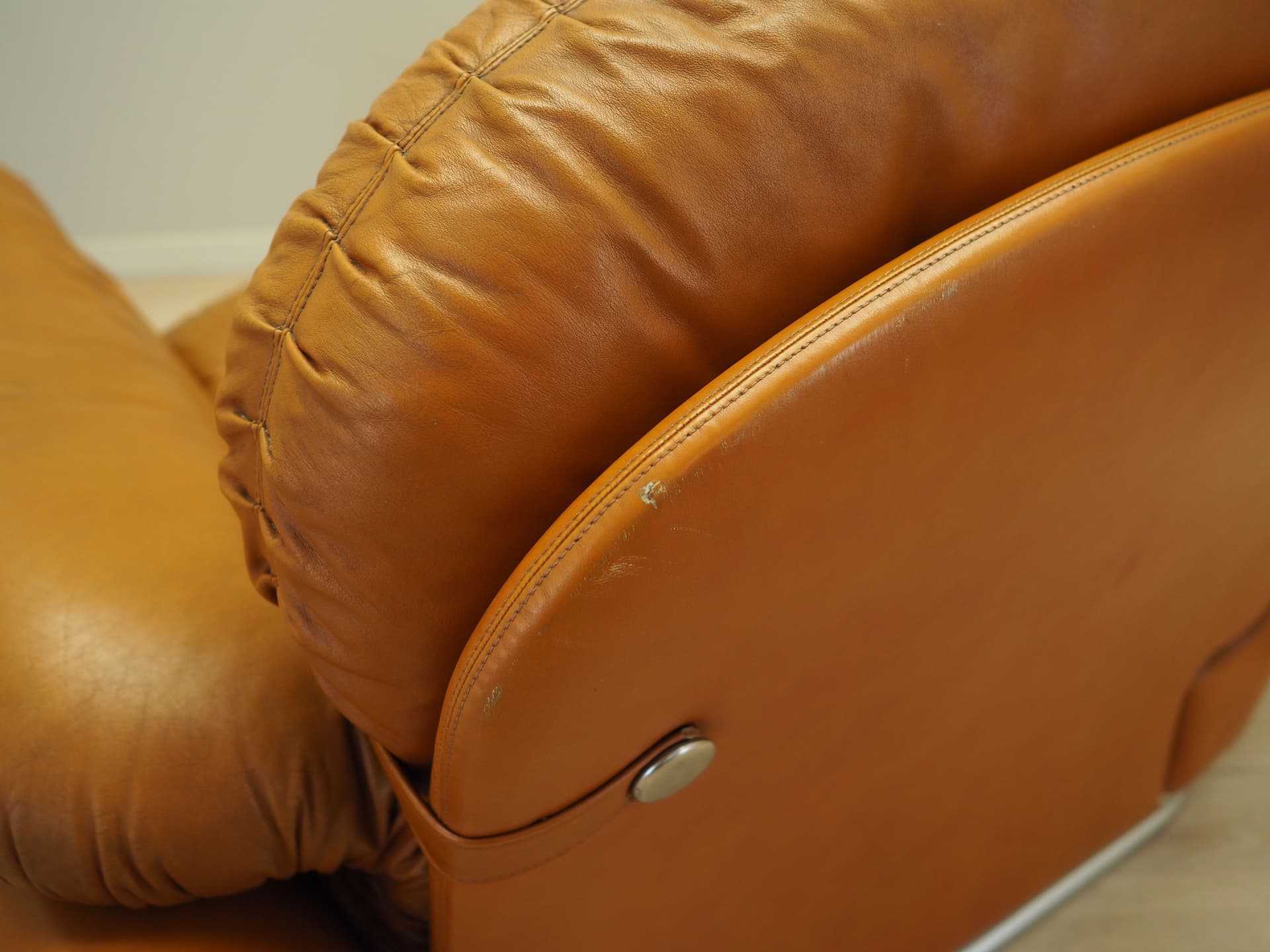 Armchair Space Age, orange natural leather, Italy, 1960s. - 81396