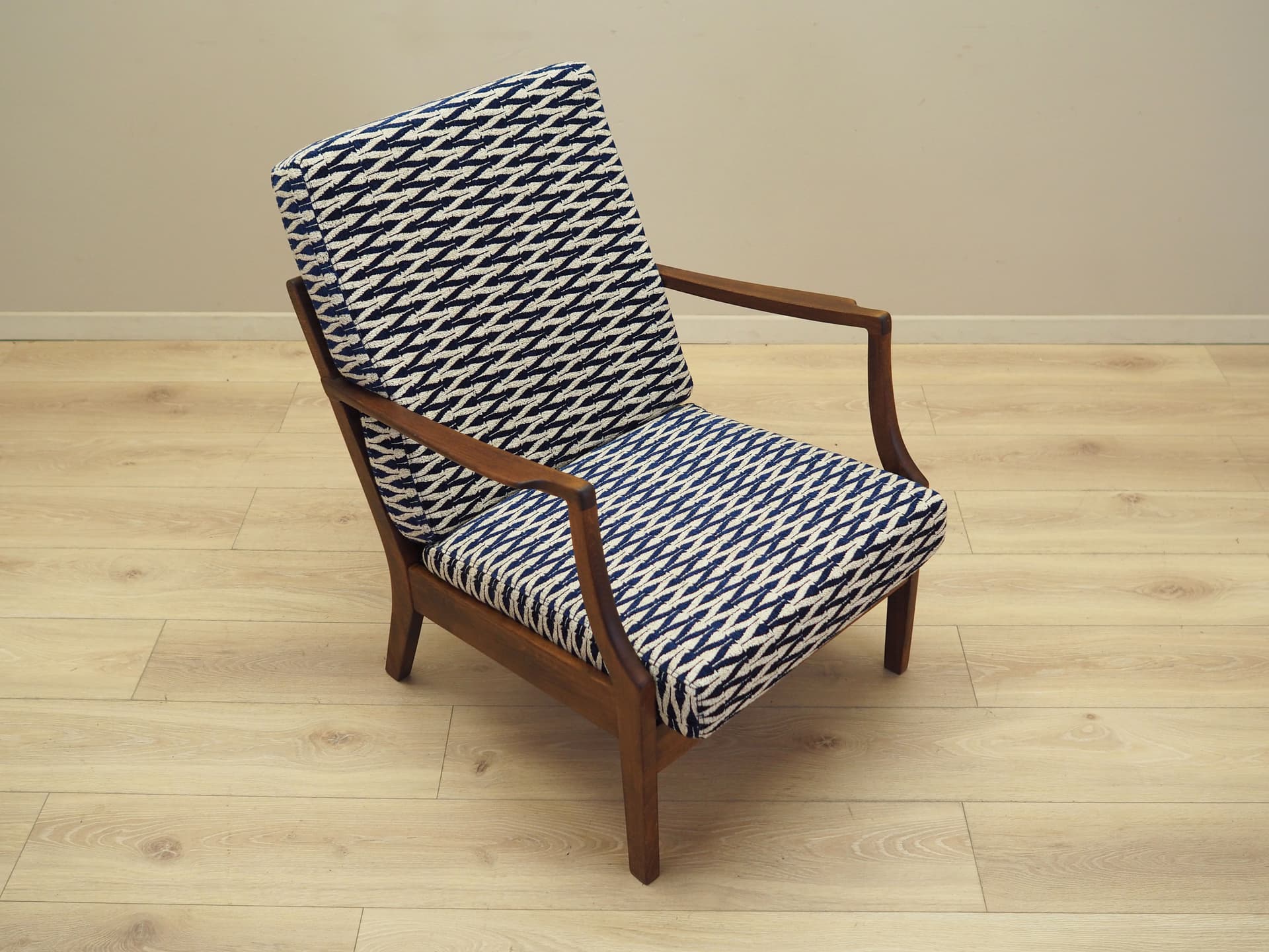 Lounge chair, navy blue beige, beech fabric, Denmark, 1970s. - 81439