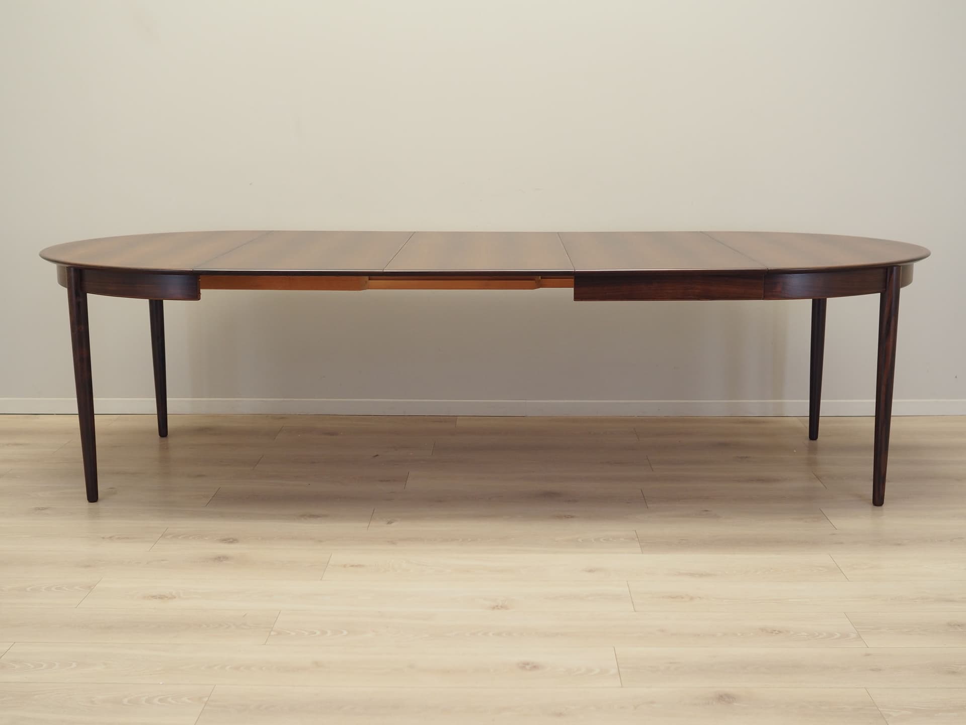 Round dining table, brown rosewood, Skovby Møbelfabrik, Denmark, 1970s. - 81720