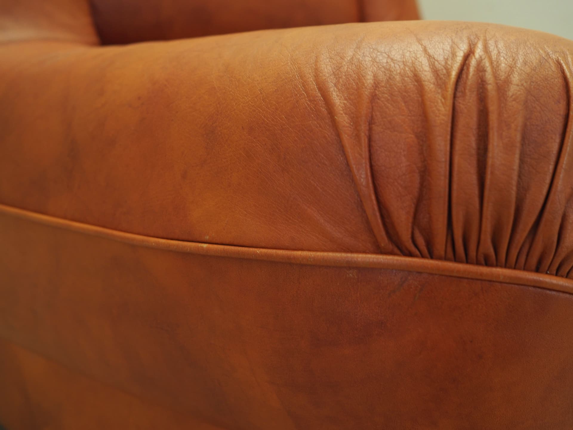 Armchair Space Age, orange natural leather, plastic, Mimo Padova, Italy, 1970s. - 81861