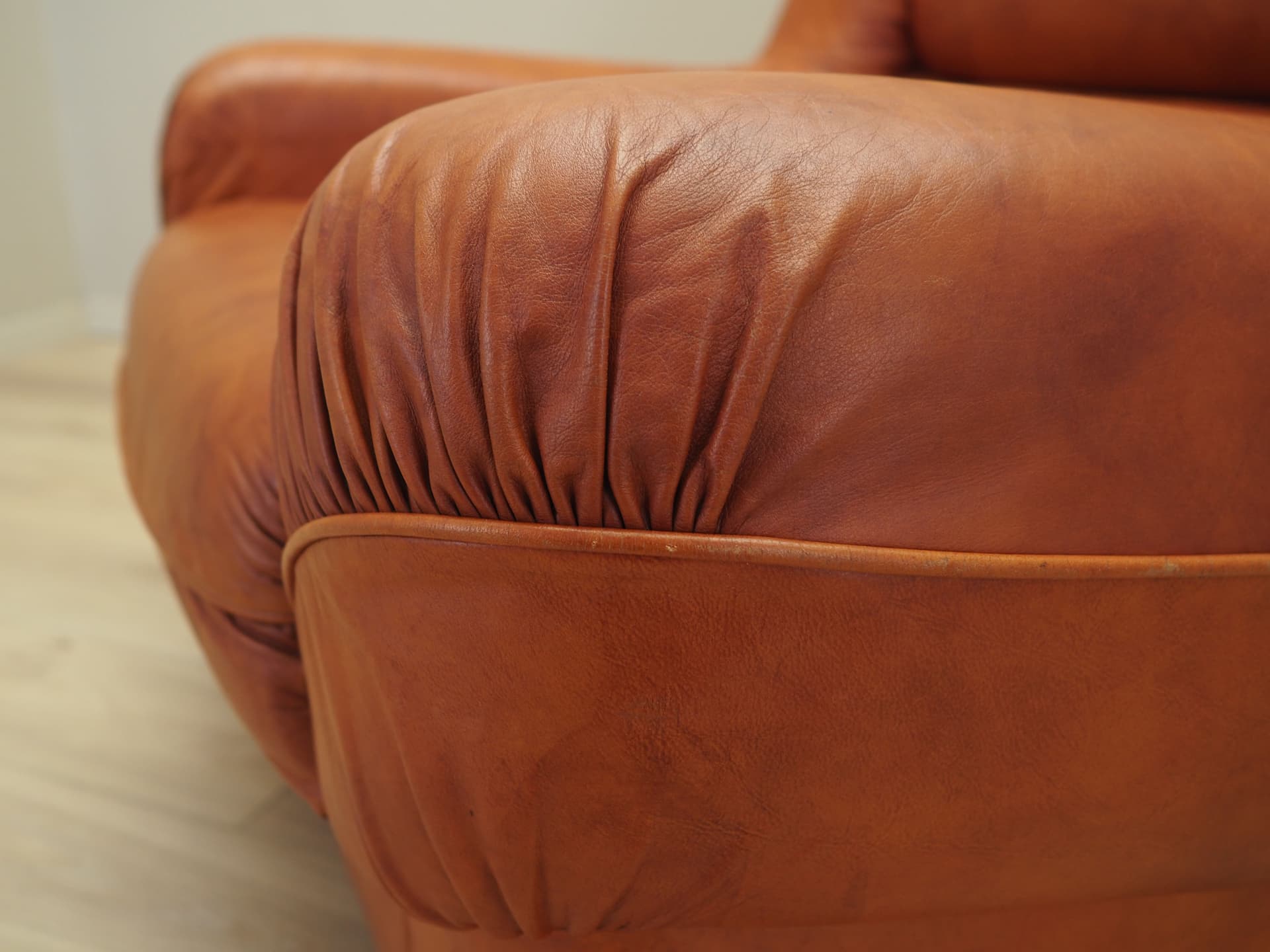 Armchair Space Age, orange natural leather, plastic, Mimo Padova, Italy, 1970s. - 81864