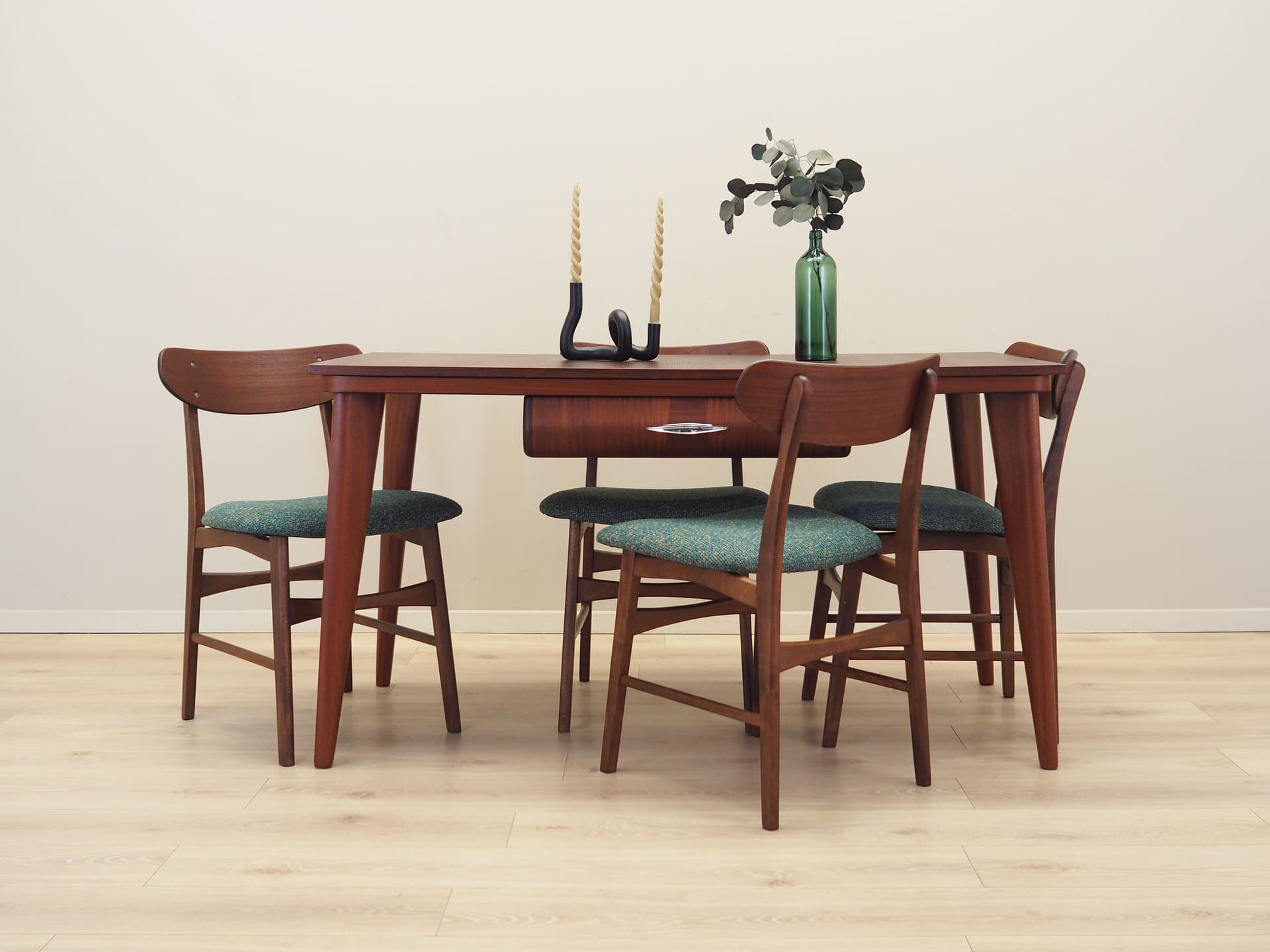 Desk, brown oak, Italy, 1970s. - 82025
