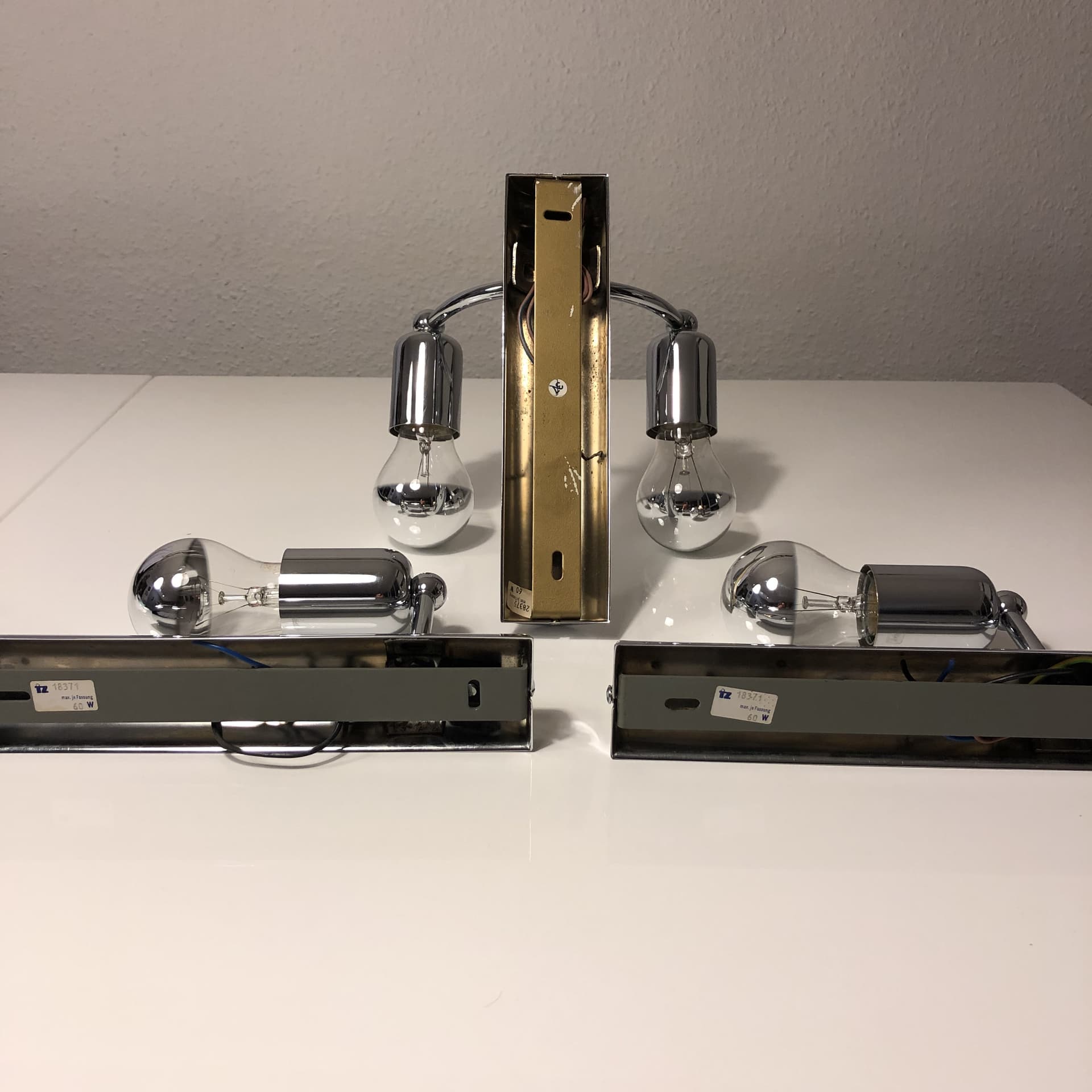 Komplet trzech kinkietów minimalistycznych, srebrny, stal chromowana, Niemcy, lata 80. - 82123