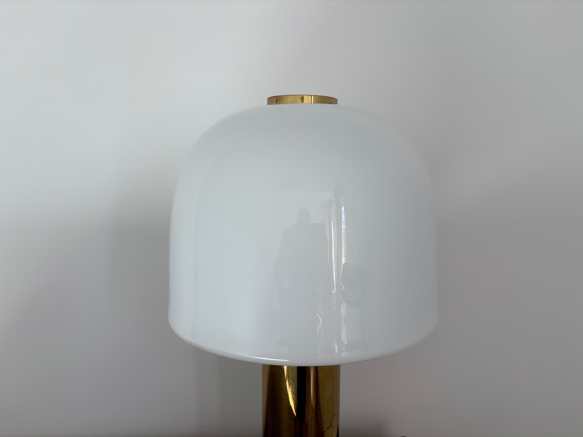 Lampa stołowa, szkło opalowe białe, mosiądz, Limburg, Niemcy, lata 70. - 82362