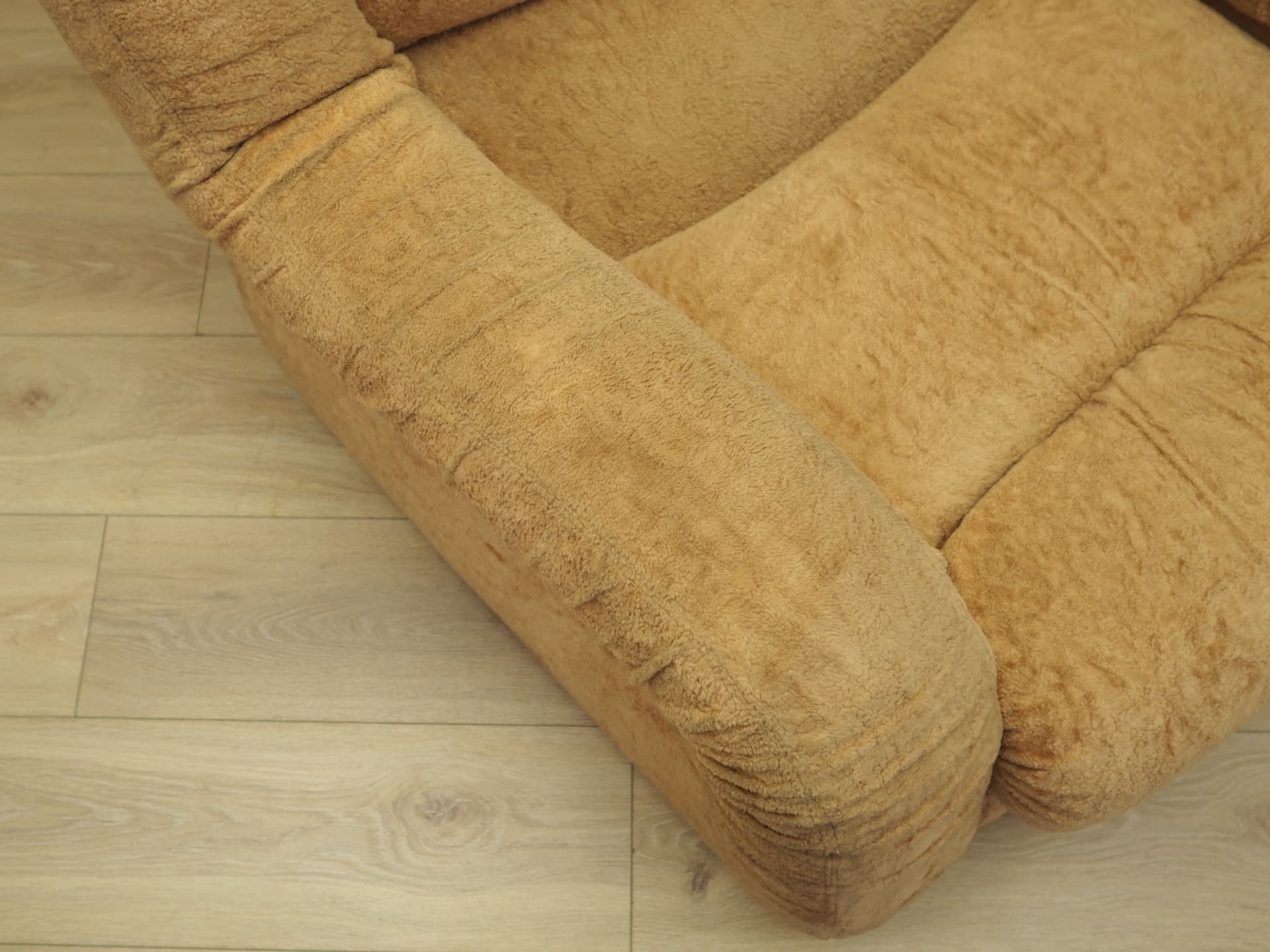 Armchair, beige velvet, Italy, 1960s. - 82408