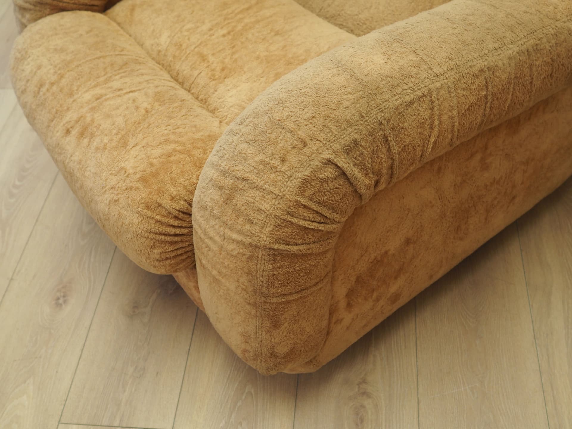 Armchair, beige velvet, Italy, 1960s. - 82410