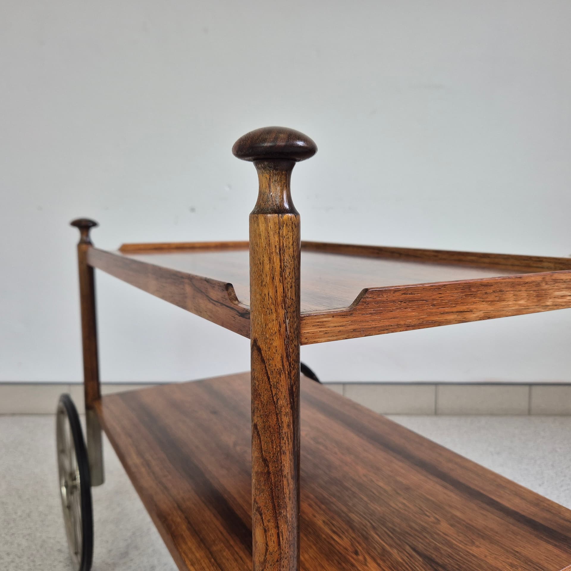 Palisandrowy wózek barowy, proj. W. Wirza dla Wilhelma Renza, Niemcy, lata 60 - 82551